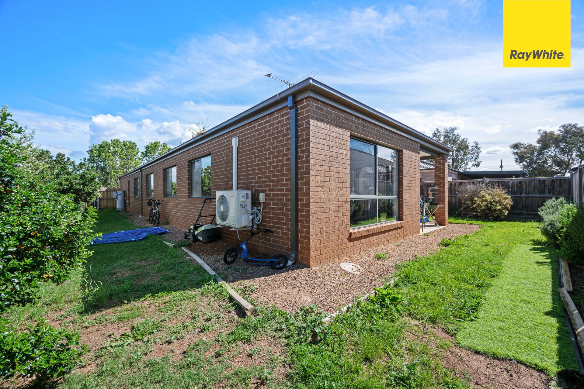 2 Bunda Place — photo 17 of 21