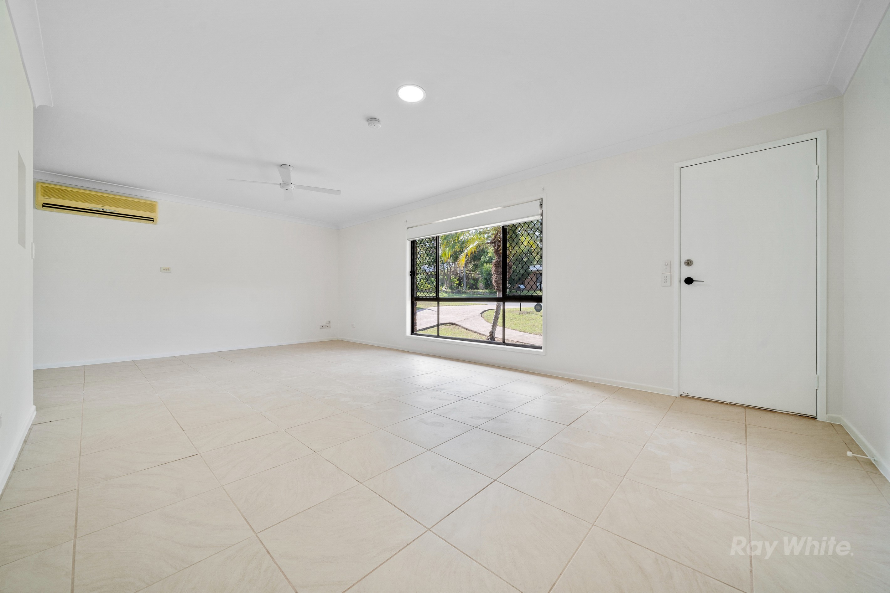 19 Centaurus Crescent, Regents Park, QLD 4118