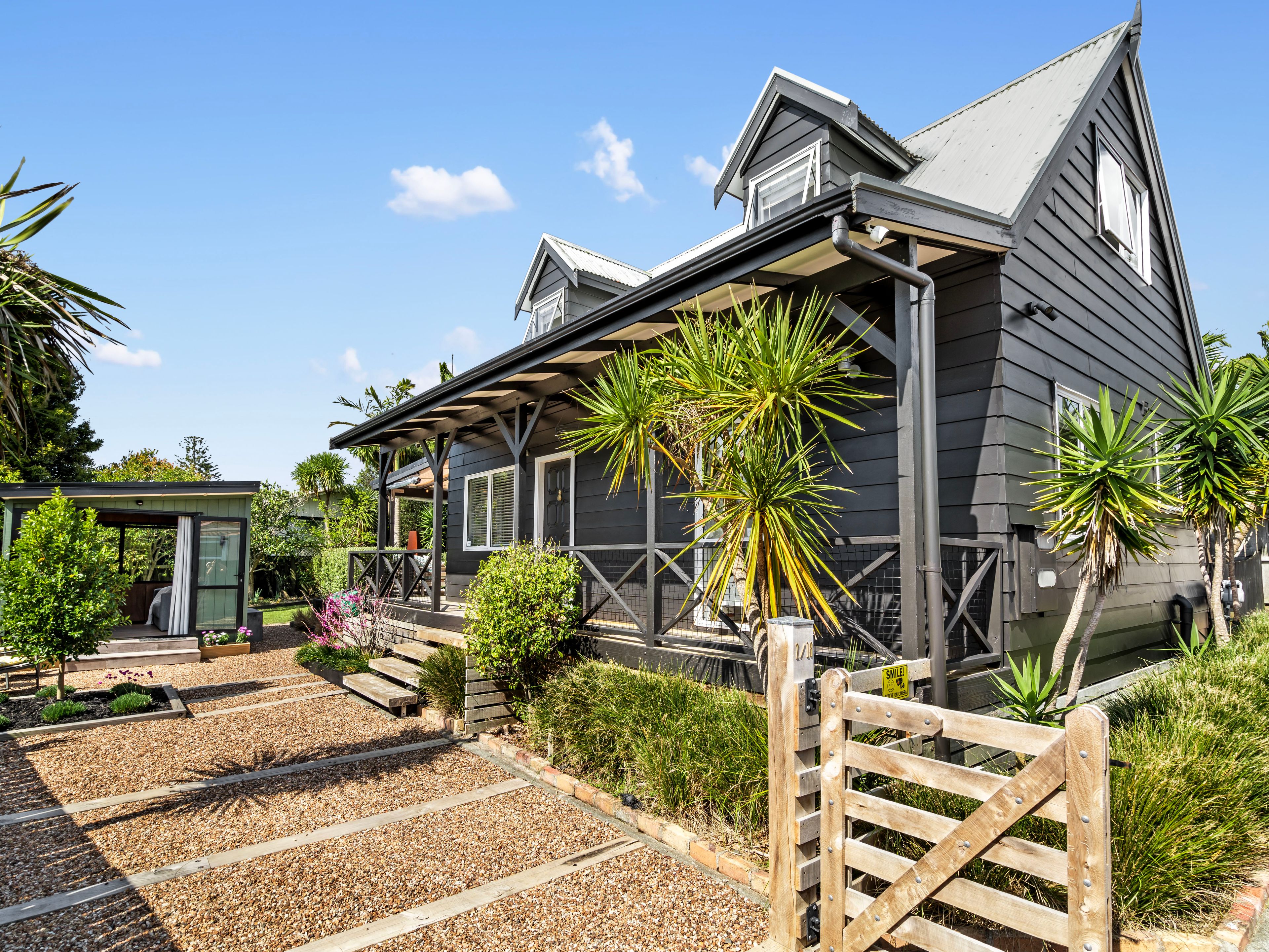 2/18 Gardner Avenue, New Lynn, Waitakere City