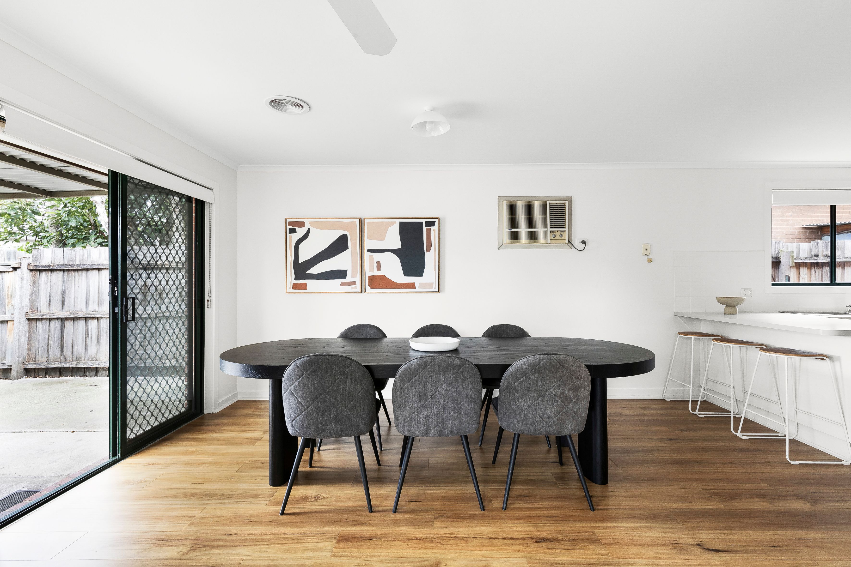 27 Bakers Road — photo 4 of 16