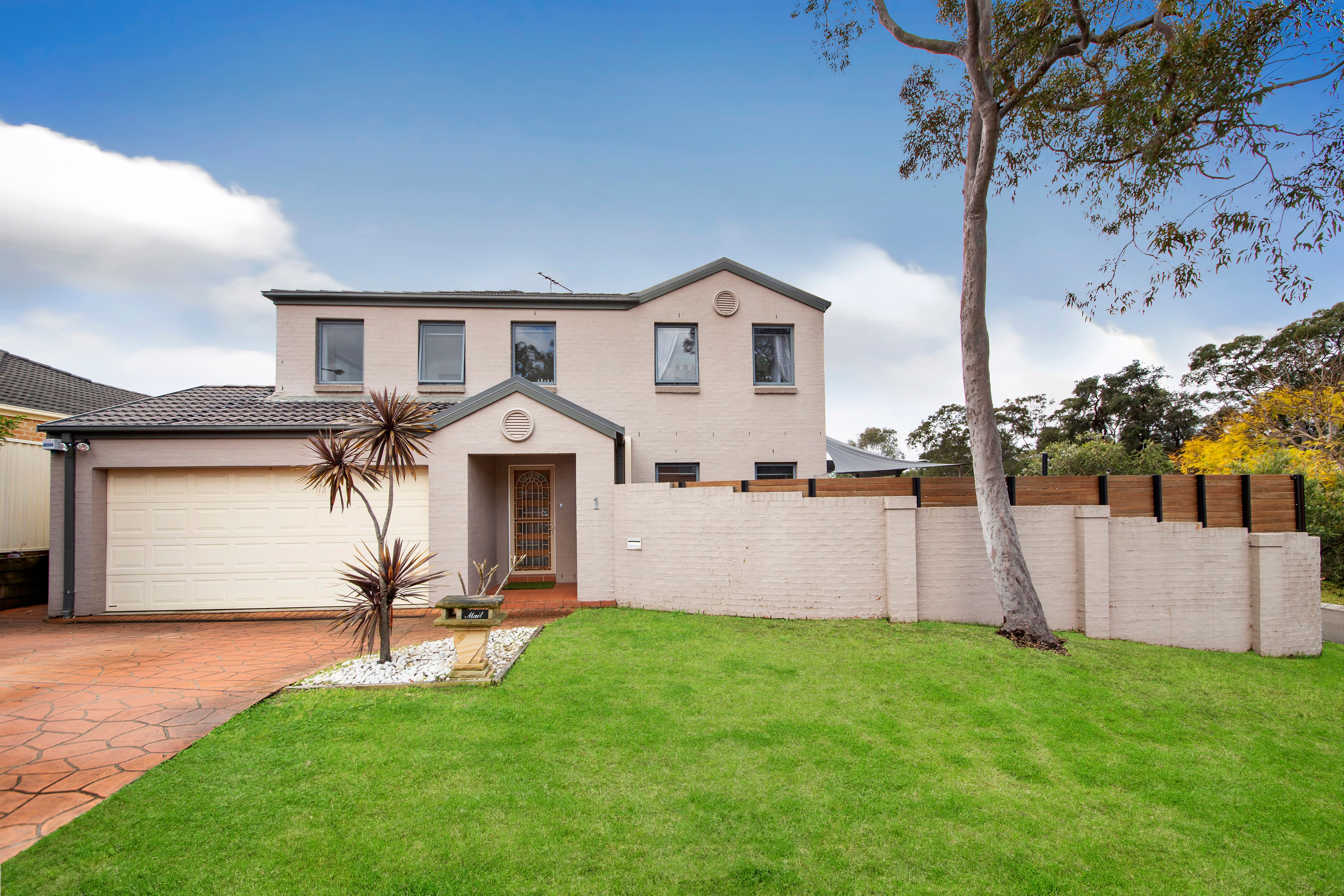 1 Arnold Place