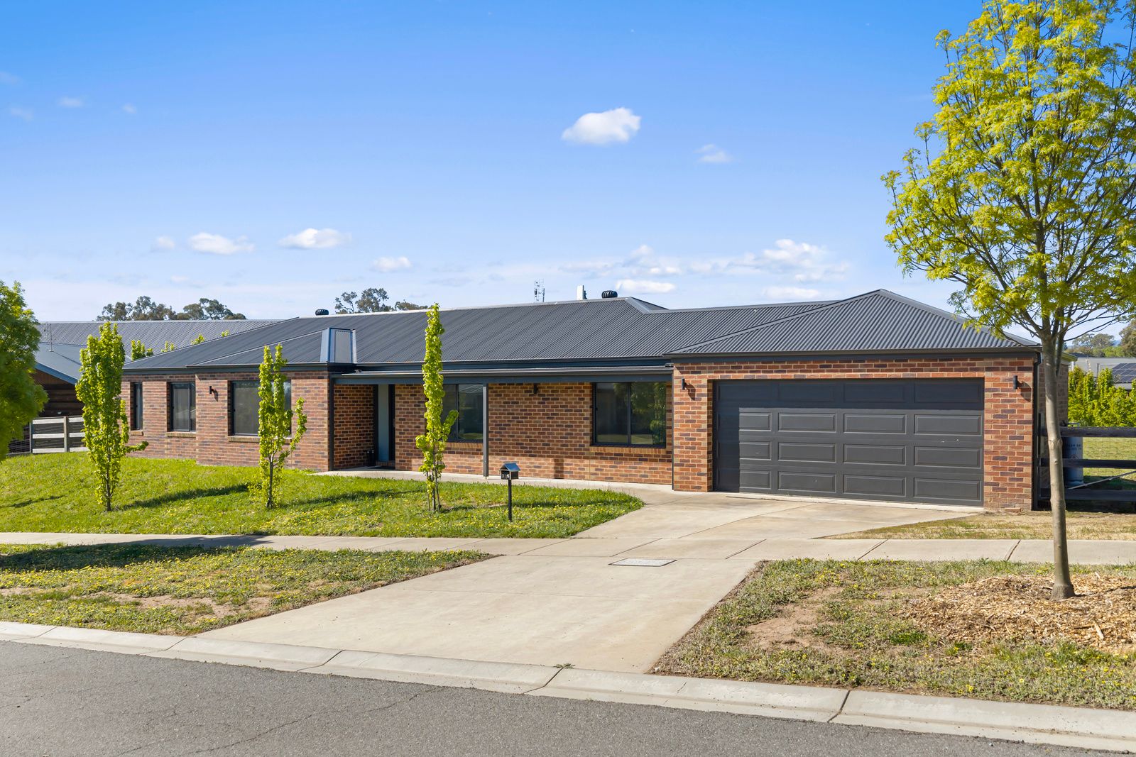 3-5 Lomandra Way — photo from Ray White Mansfield