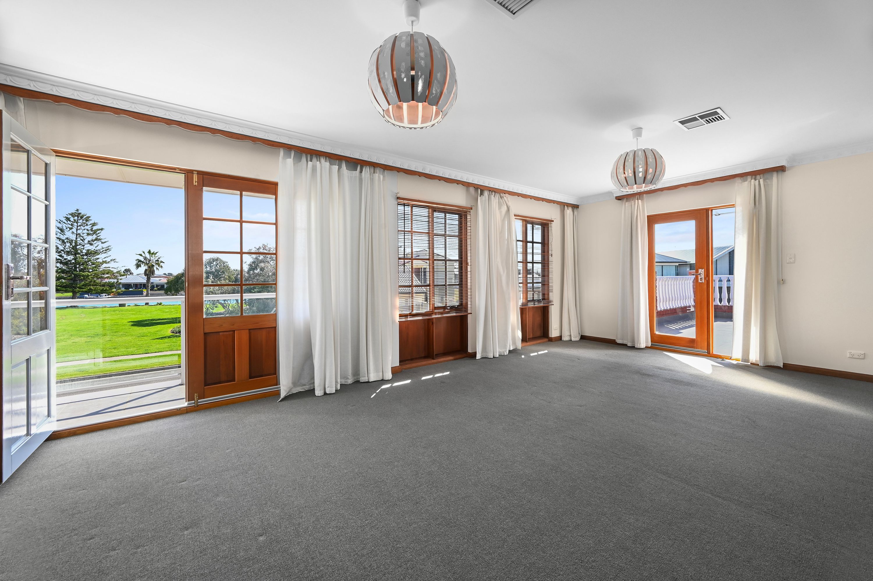 6 Lake View Avenue — photo 8 of 22