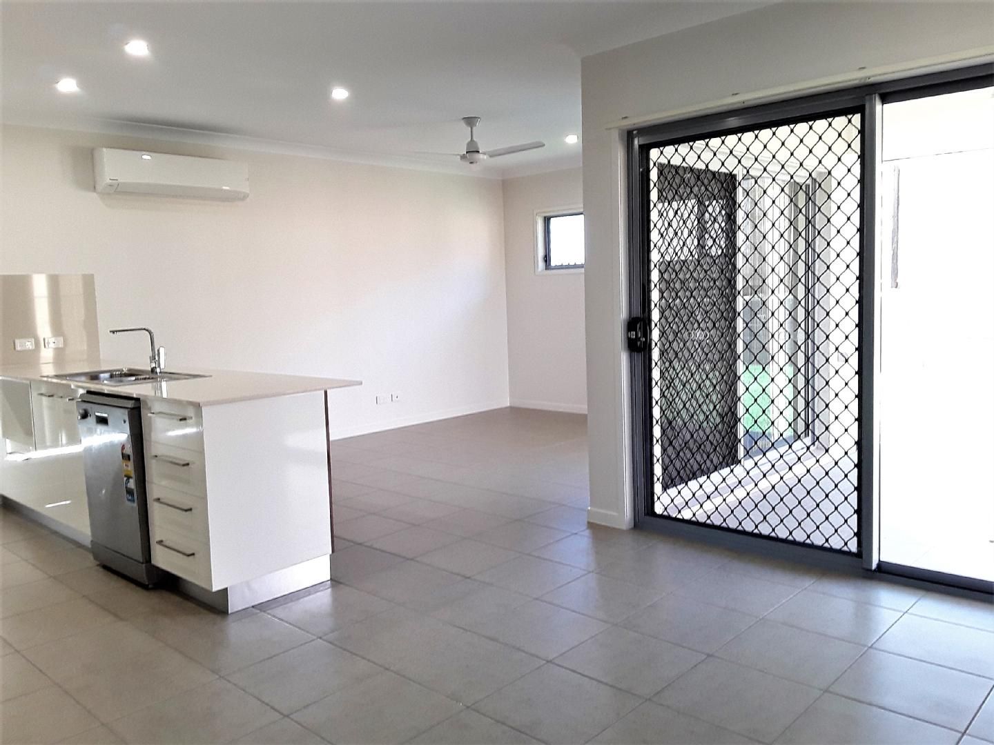 39 Foreshore Street, Coomera, QLD 4209