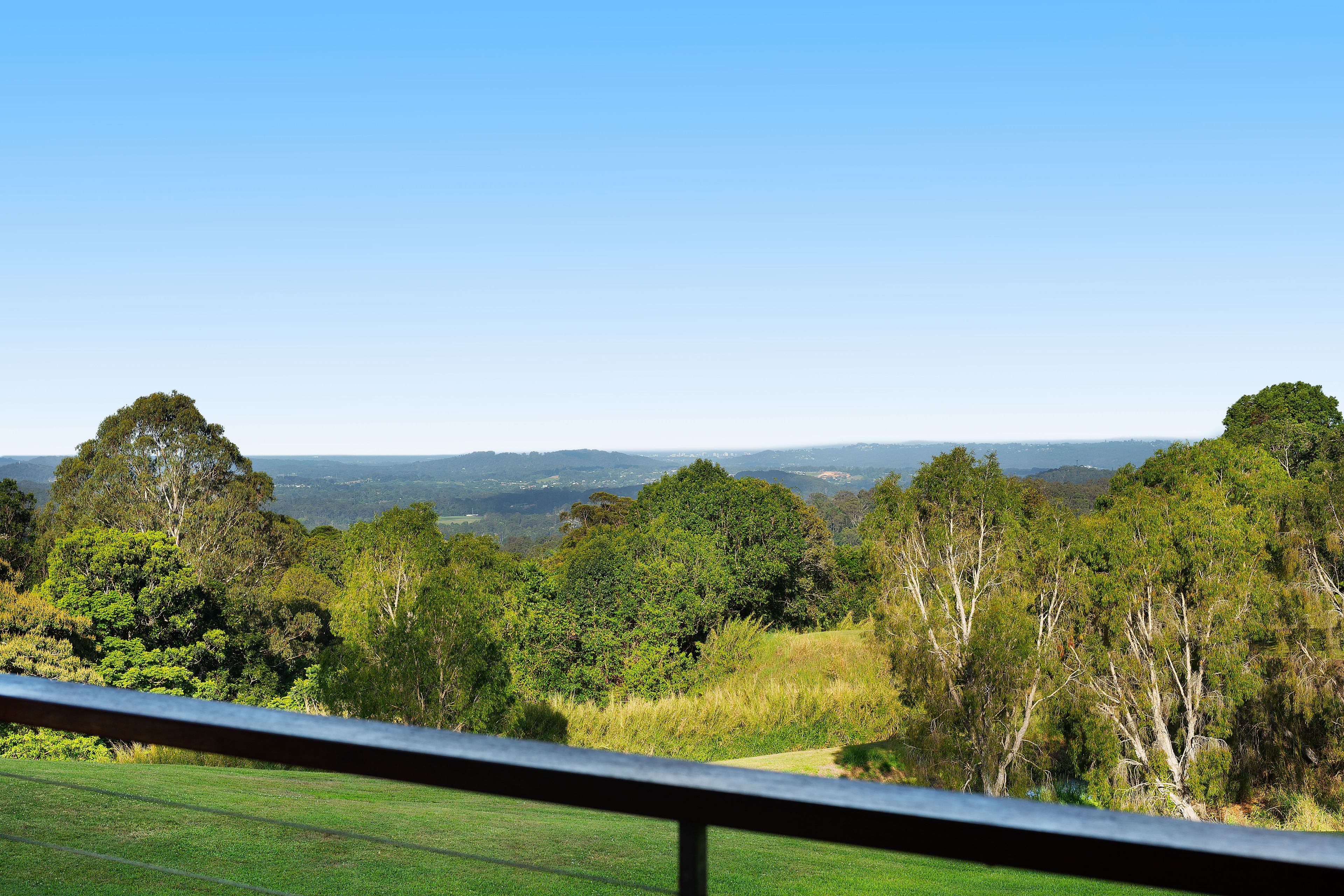 5 Spring Gardens Court, Hunchy, QLD 4555