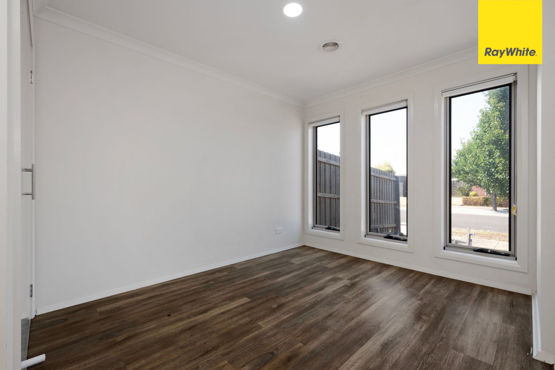 15 Norwood Avenue, WEIR VIEWS, VIC 3338