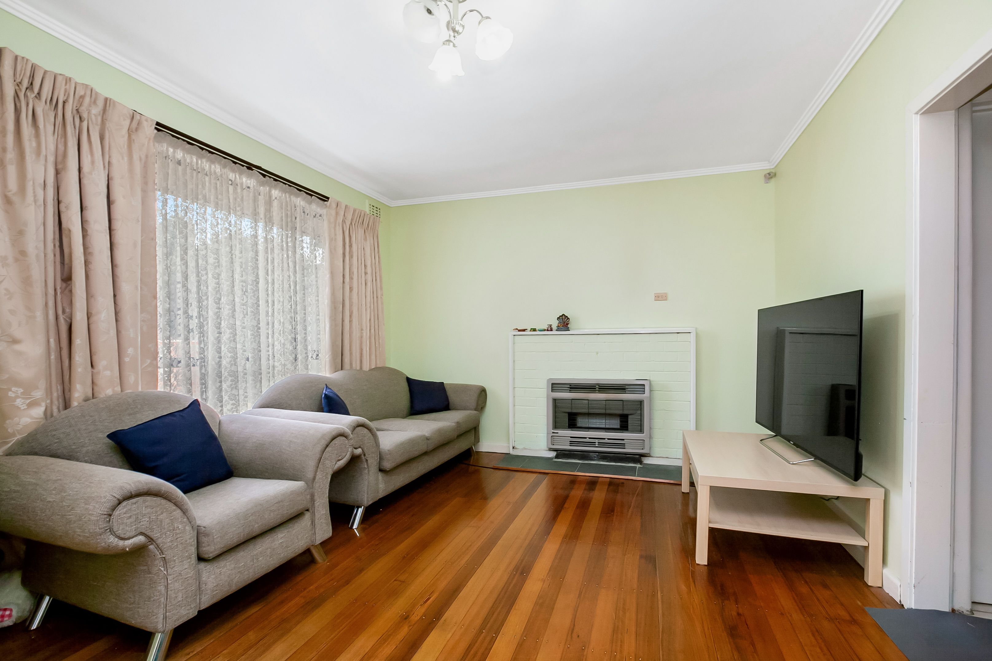 1/98 Winter Crescent, Reservoir, VIC 3073