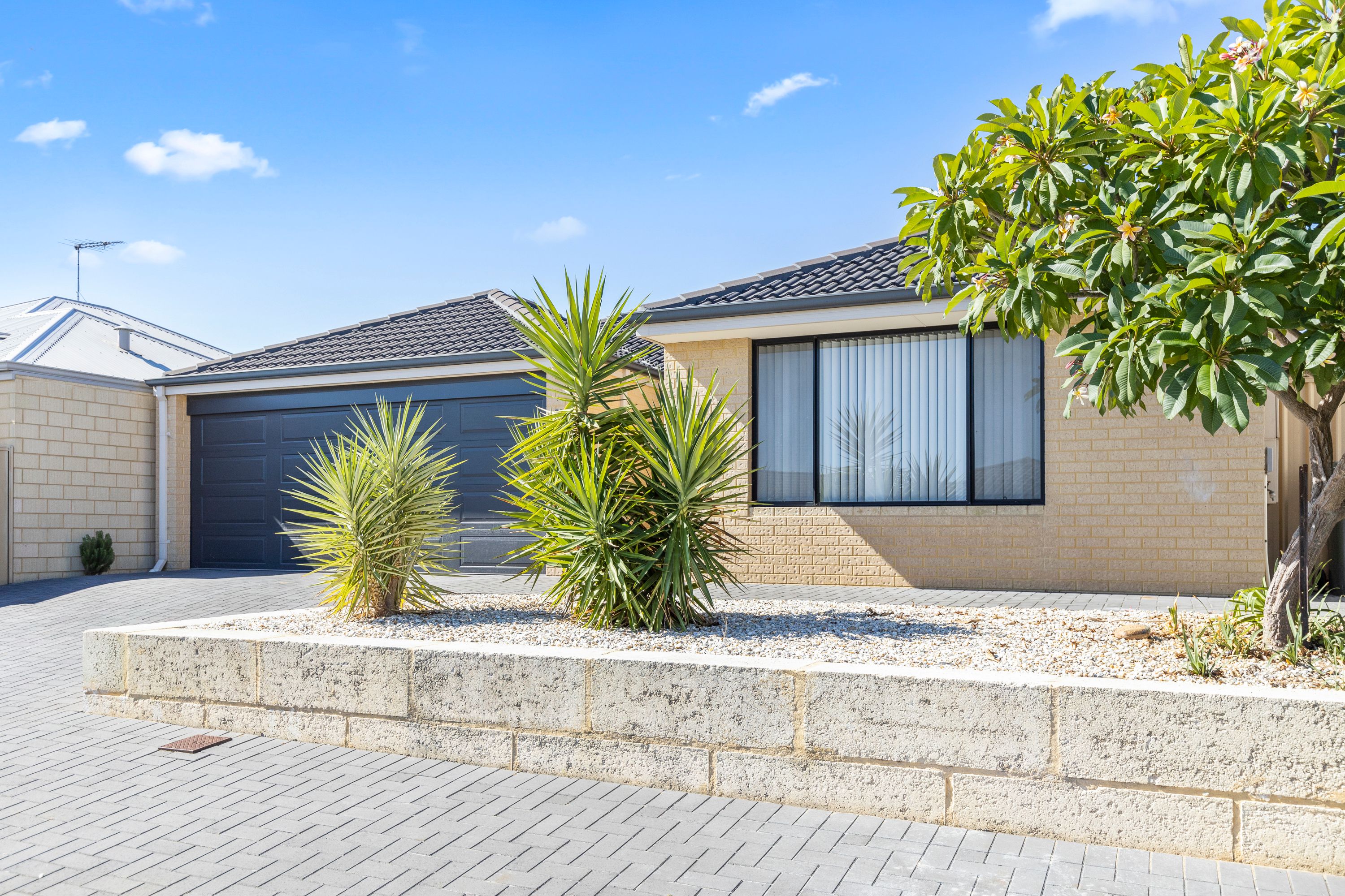 25 Floresta Street, Sinagra, WA 6065