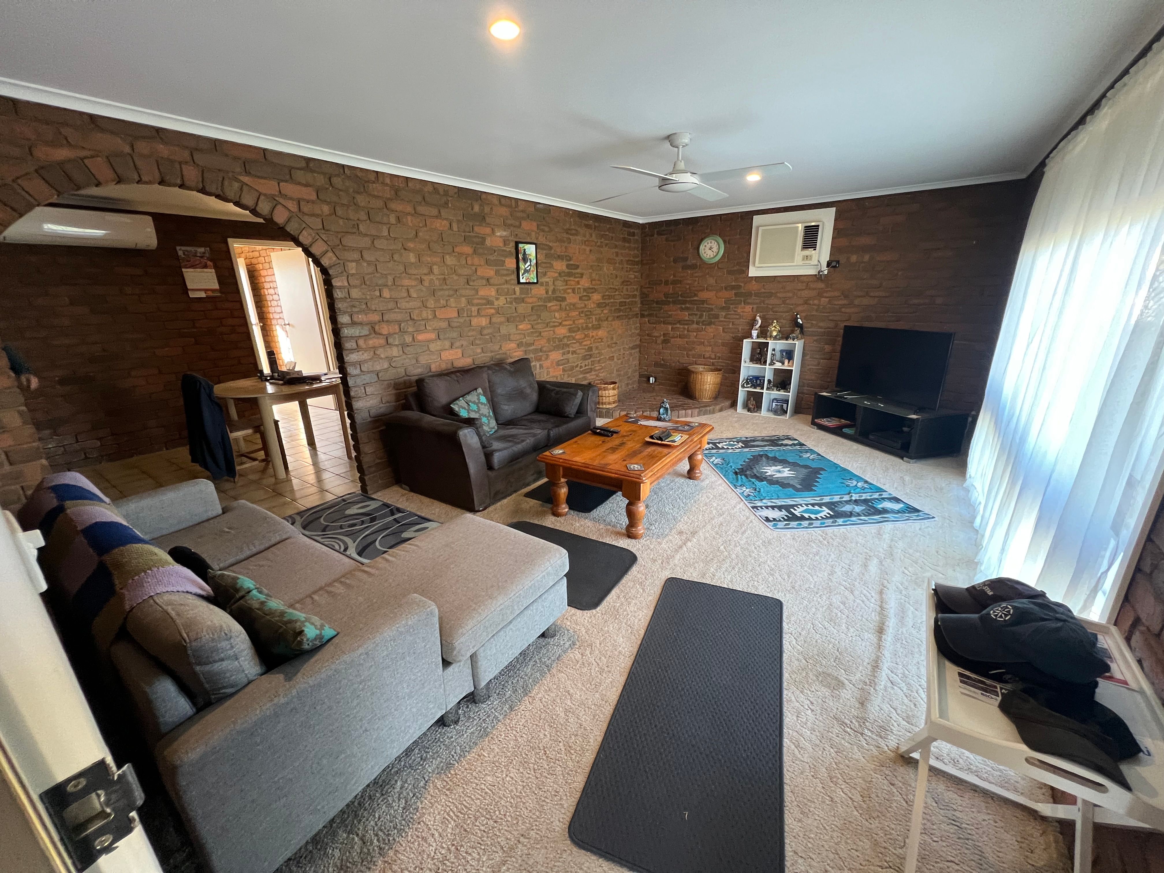 295A/295B Noyes Street, Deniliquin, NSW 2710