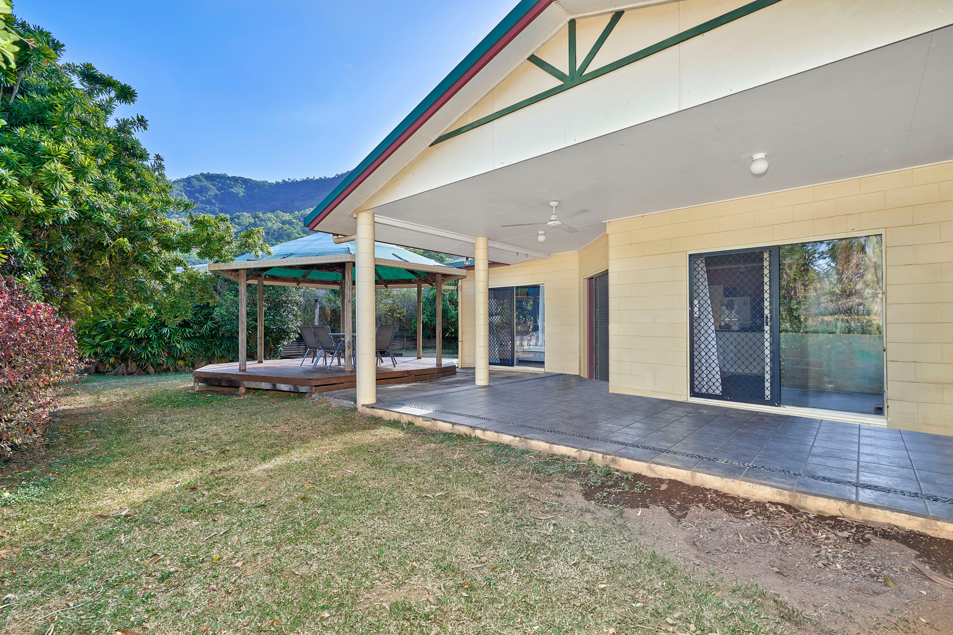 95 Jungara Road, Redlynch, QLD 4870