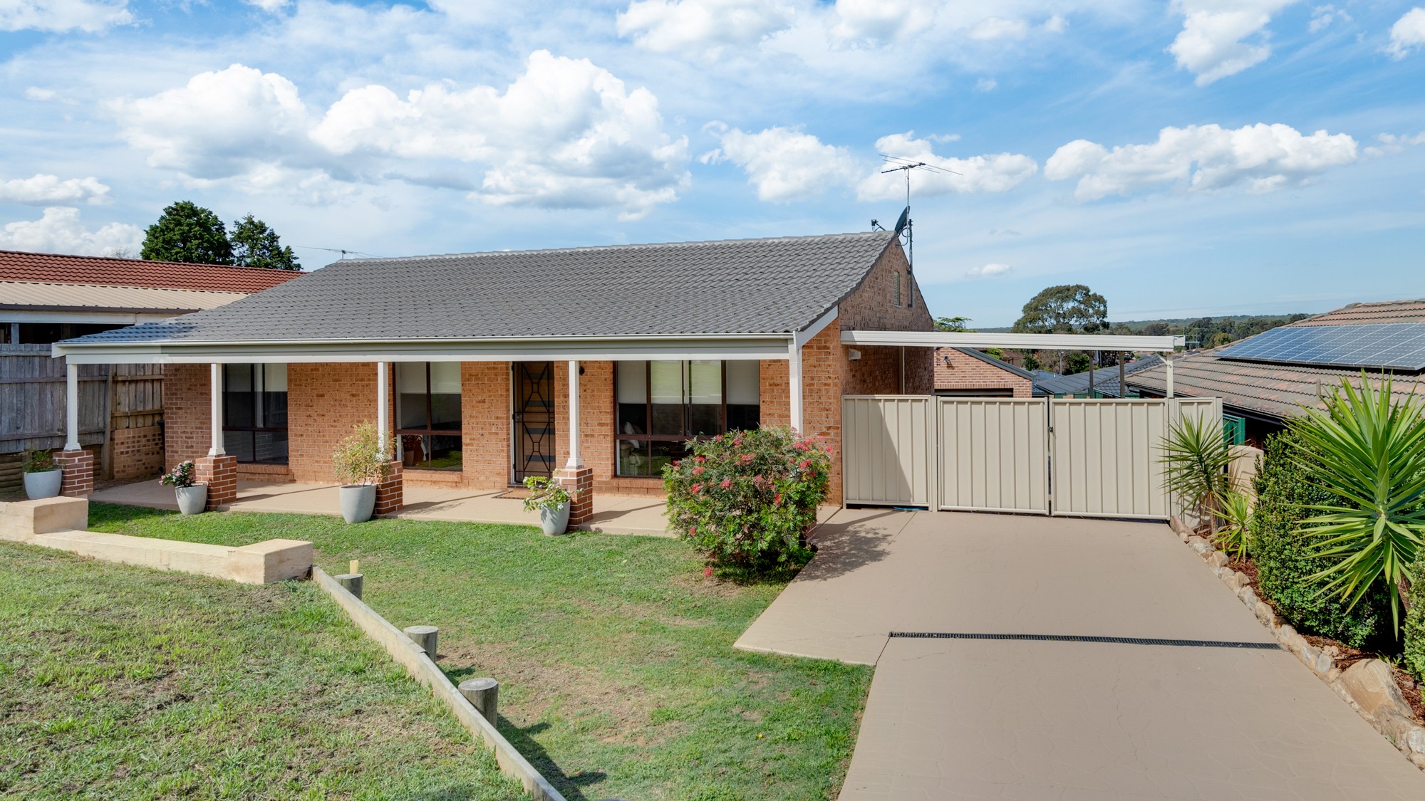 27 Archibald Crescent, Rosemeadow, NSW 2560