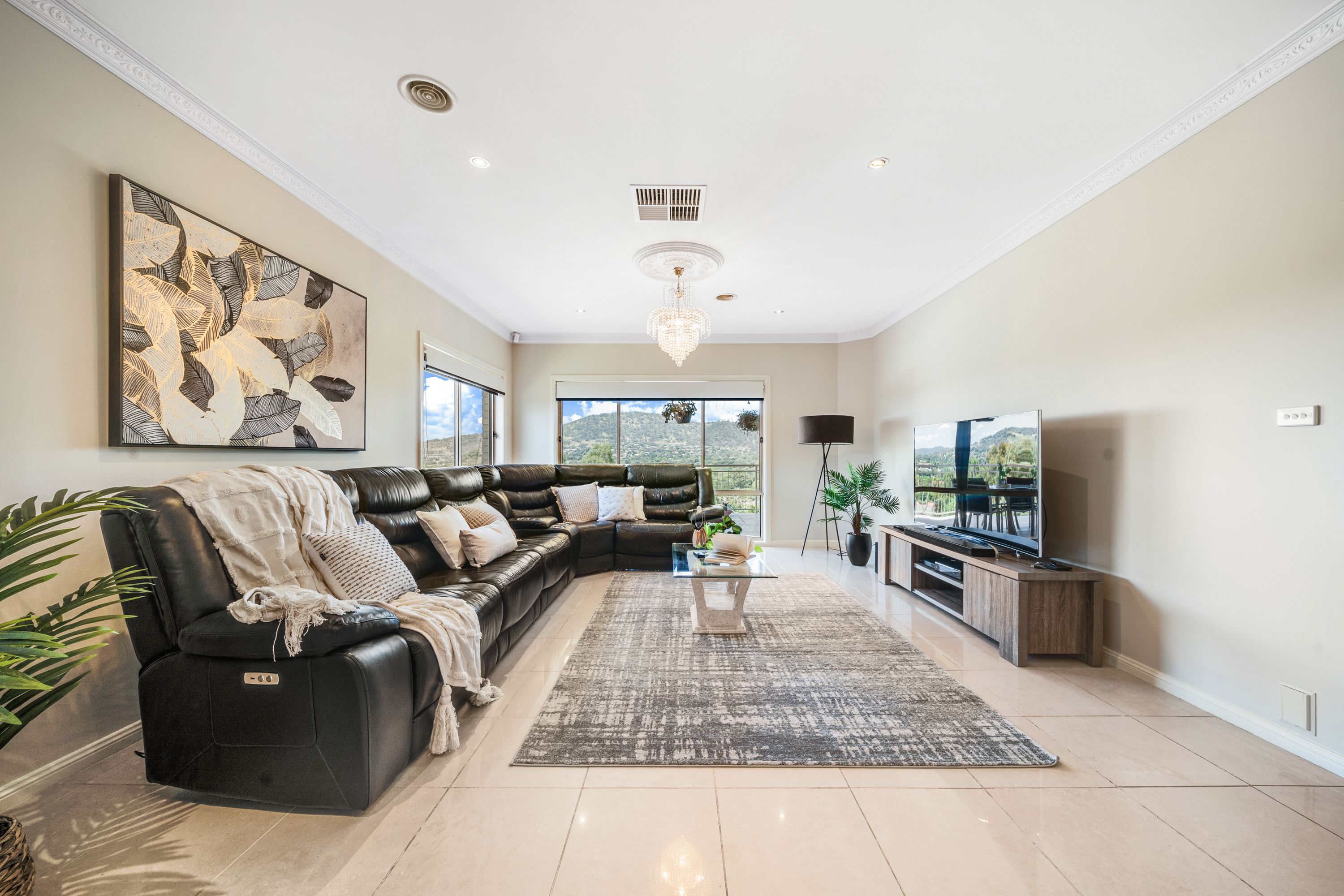8 Slavin Place, Gordon, ACT 2906