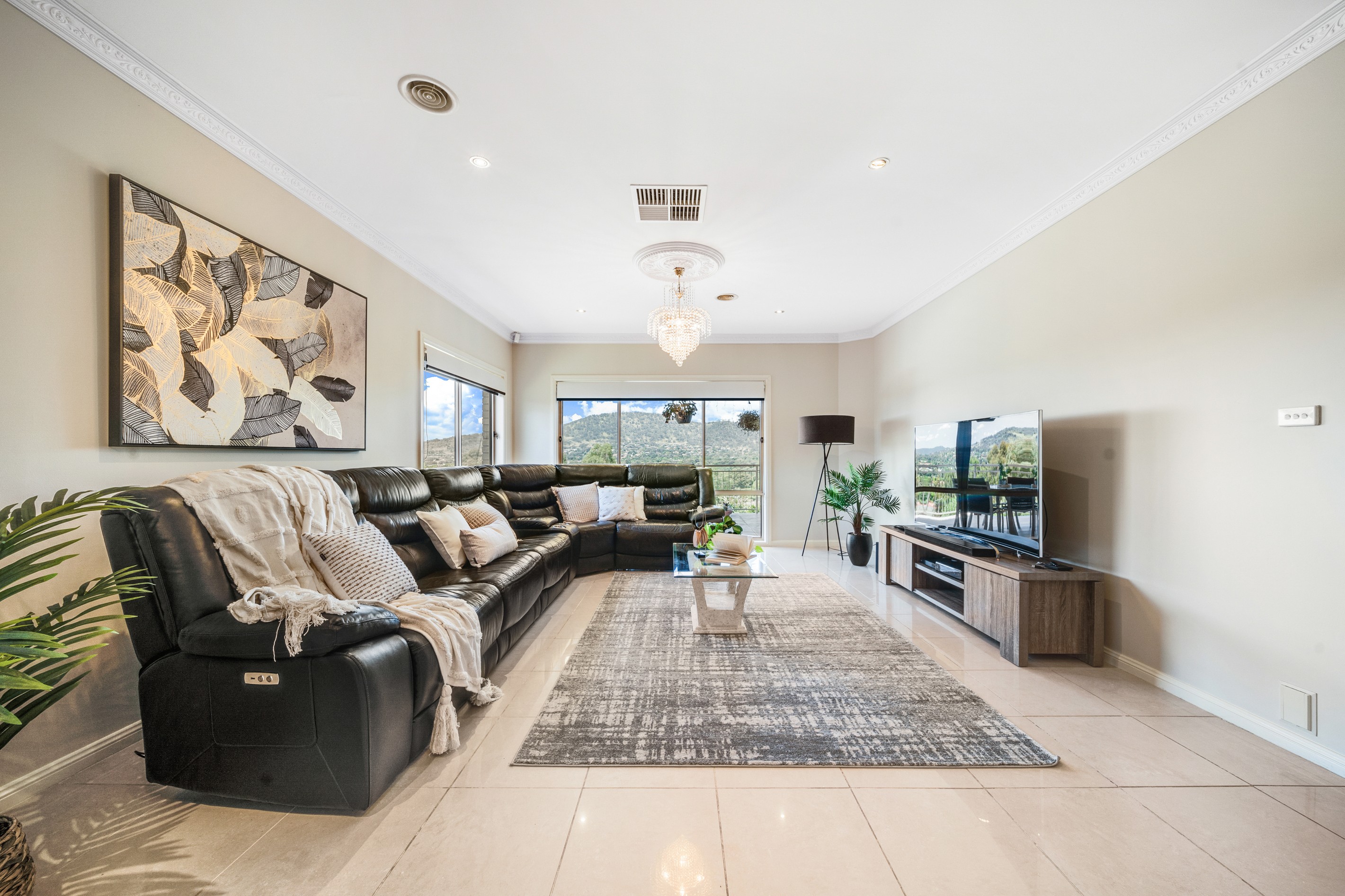 8 Slavin Place, Gordon, ACT 2906