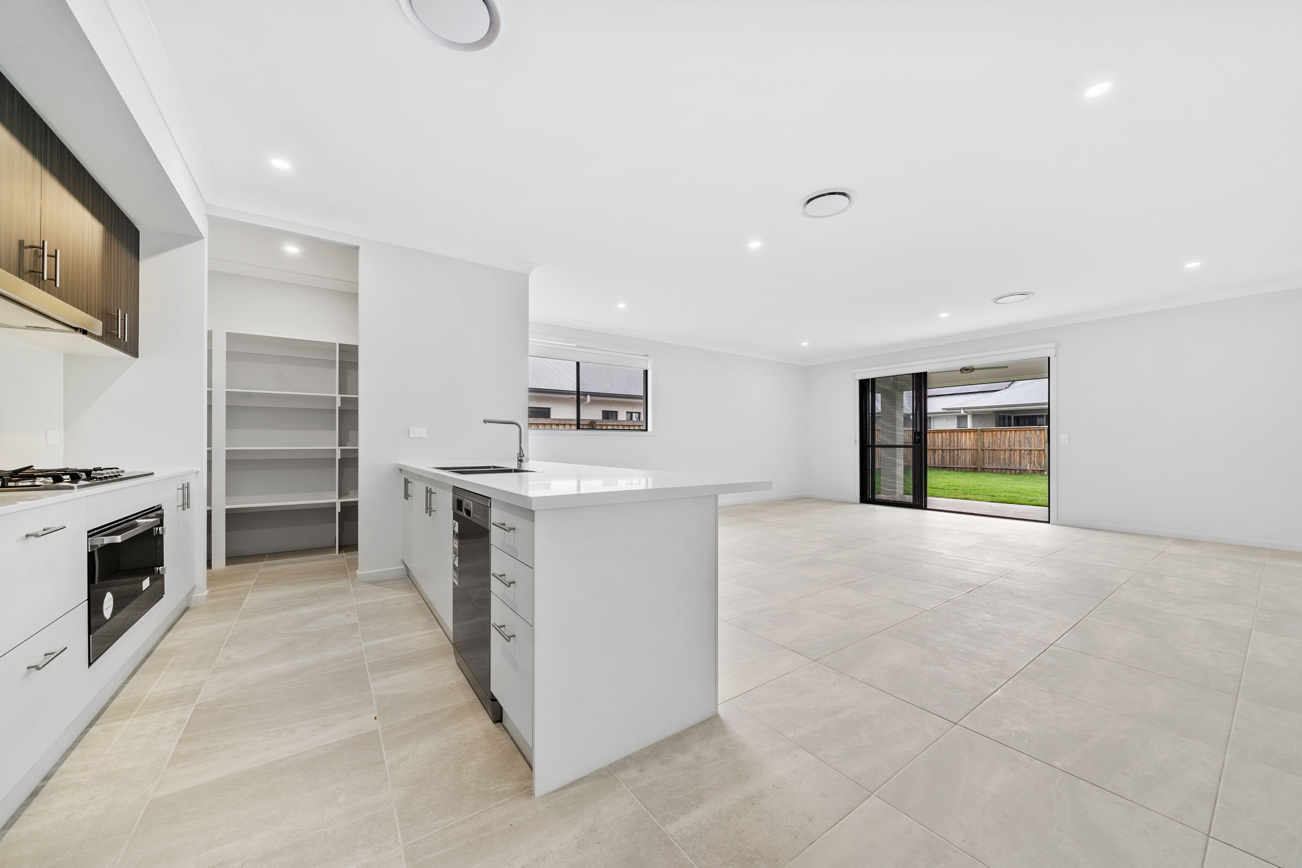 4 Tallinn Street, Jimboomba, QLD 4280