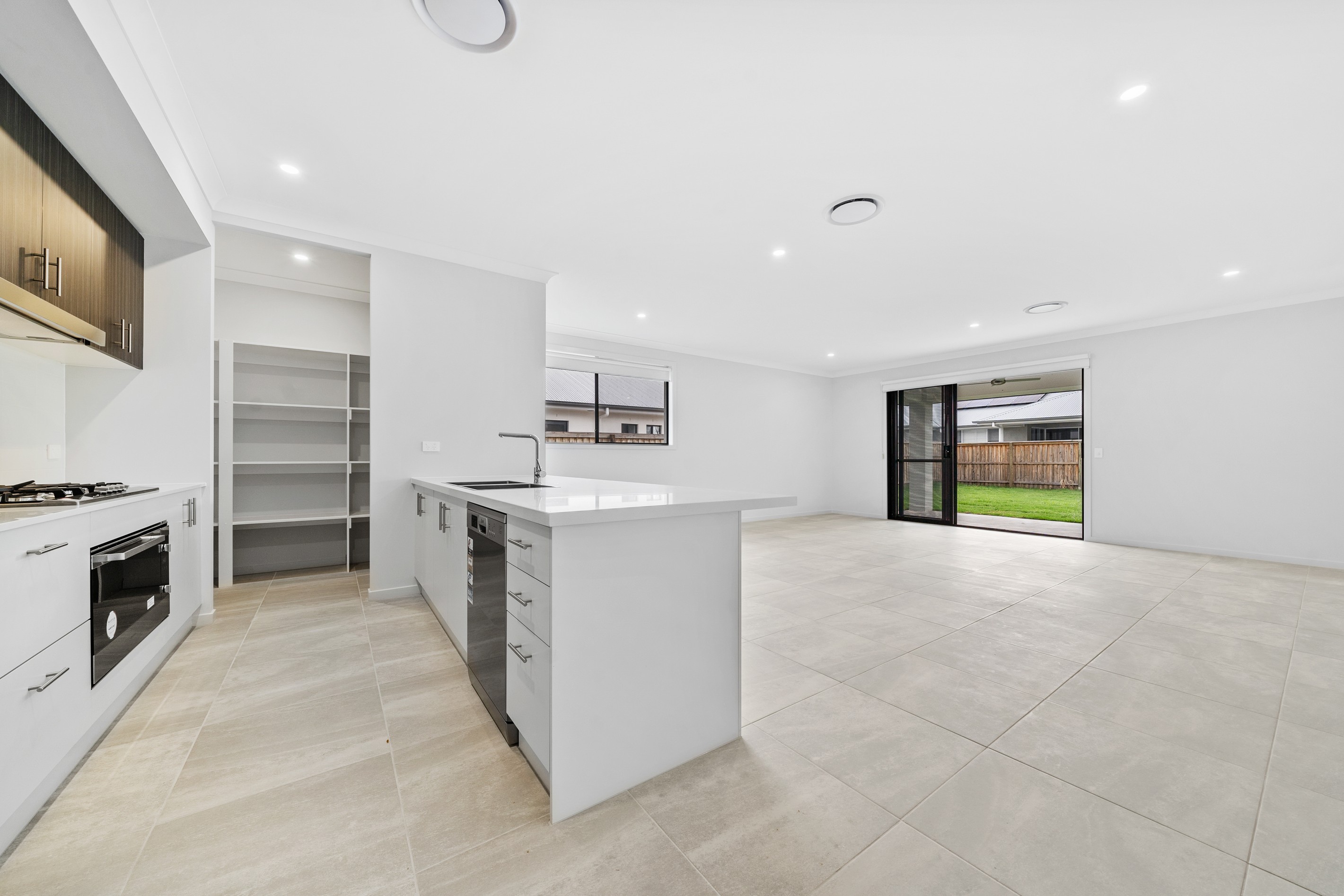 4 Tallinn Street, Jimboomba, QLD 4280