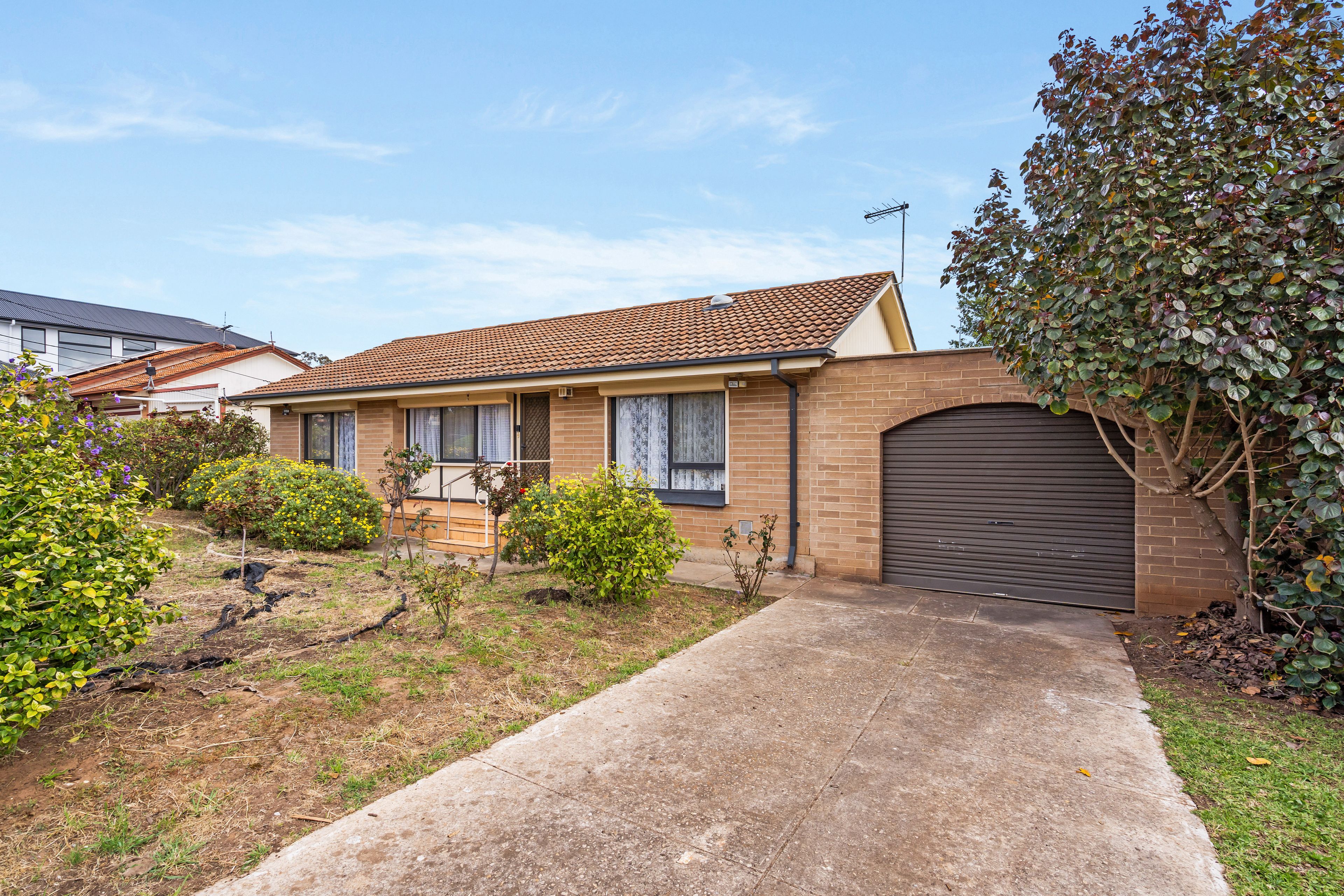 8 Verdon Drive — photo 3 of 28