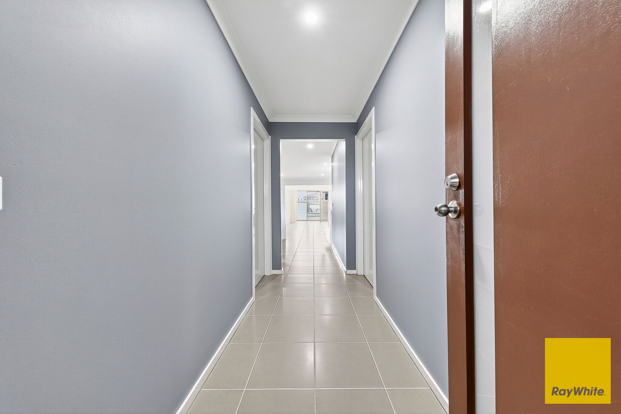 77 Isabella Way — photo 3 of 15