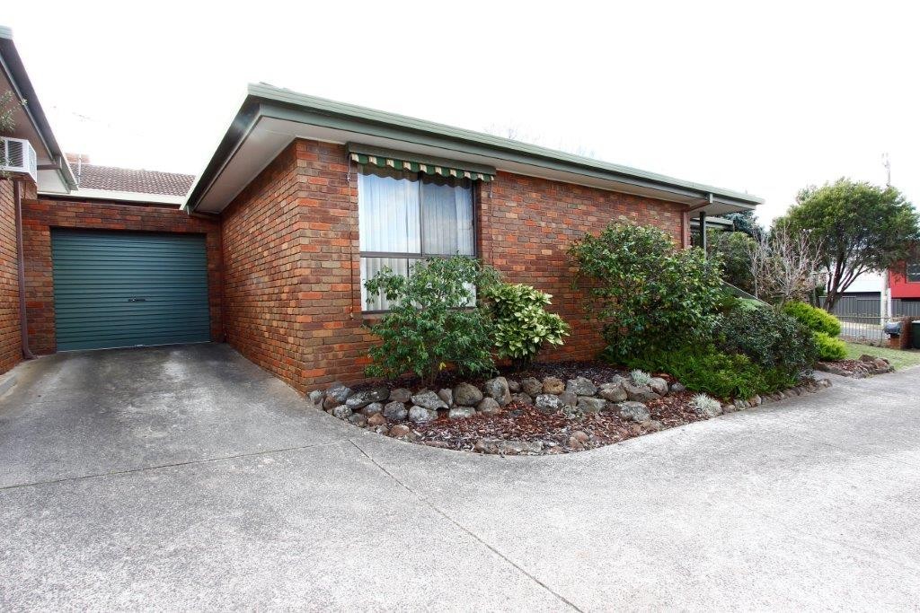 4/12 Thornhill Road, Highton, VIC 3216