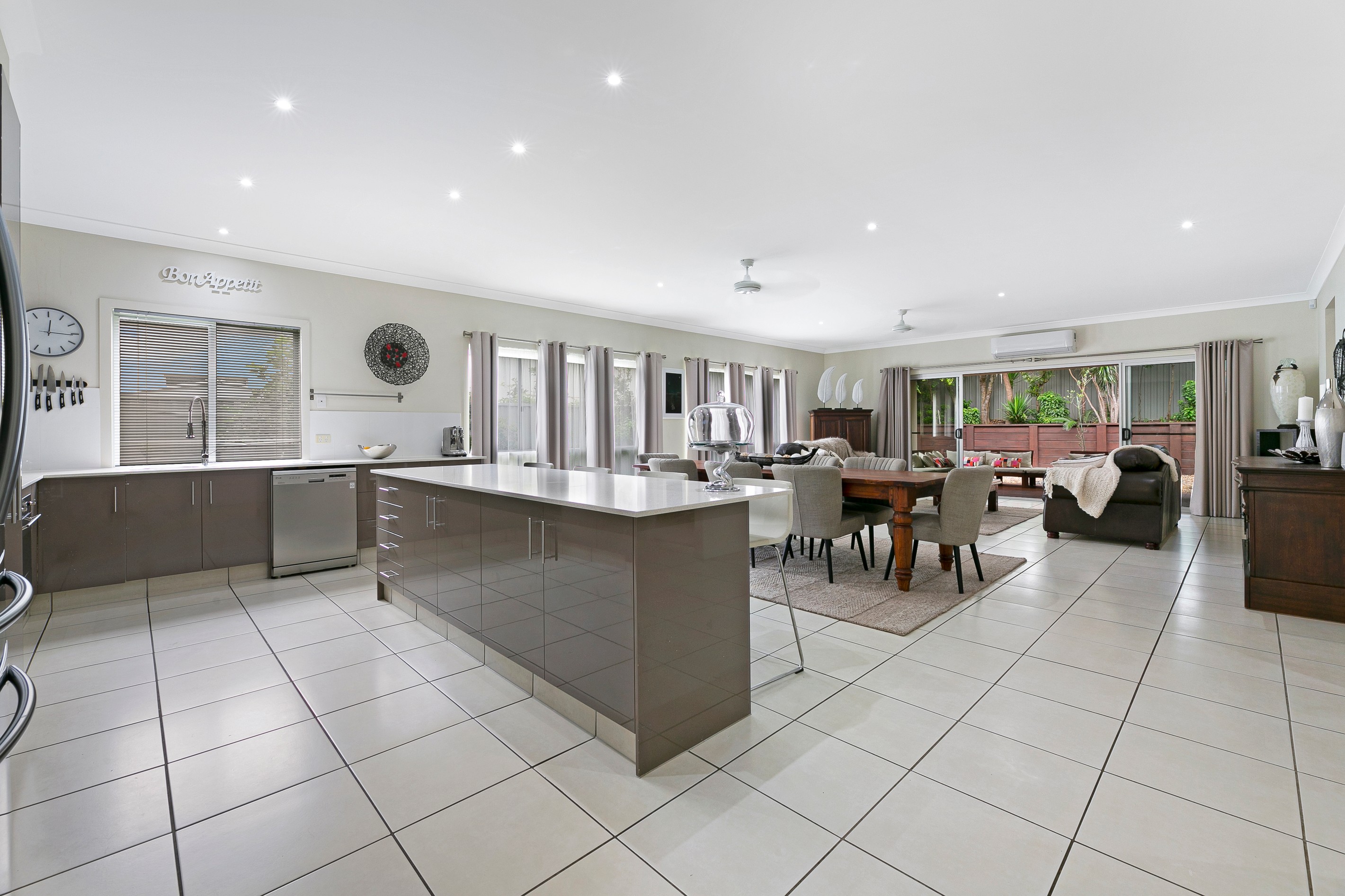 13 Emerson Drive, Bonogin, QLD 4213