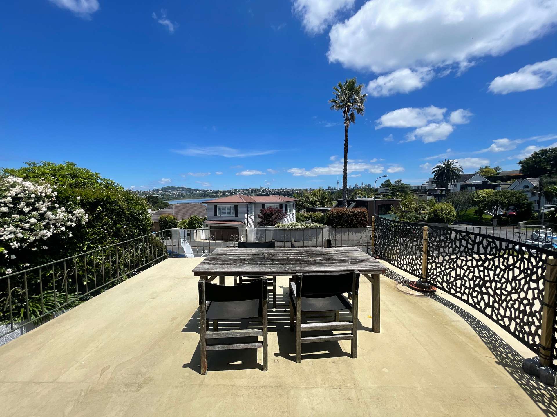 a/146 Paritai Drive photo 0