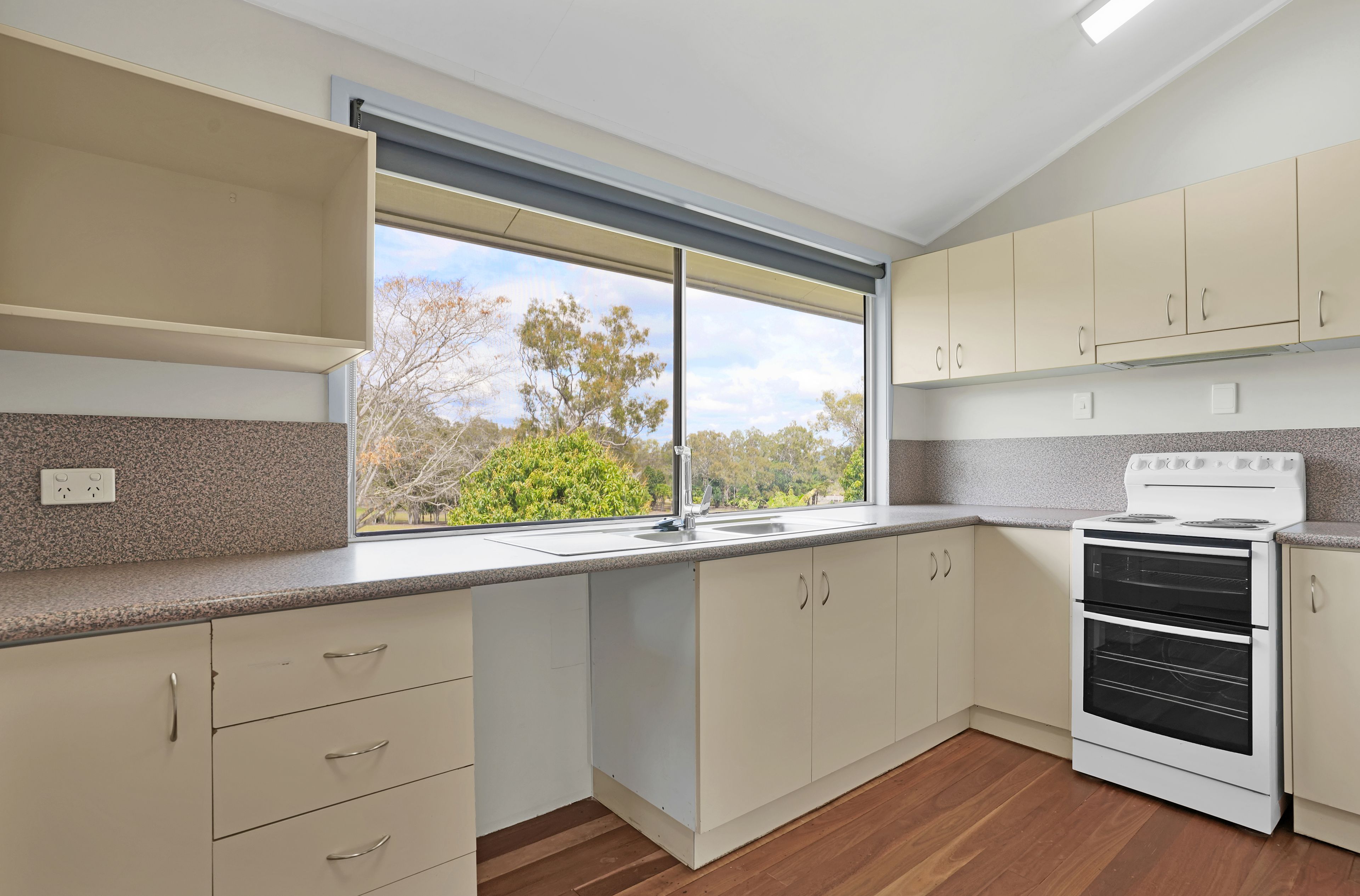 31 Park Street, West Gladstone, QLD 4680