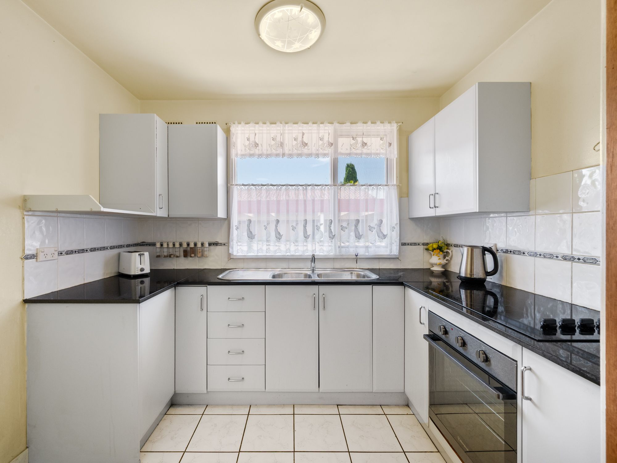 105 Eucalyptus Drive, Macquarie Fields, NSW 2564