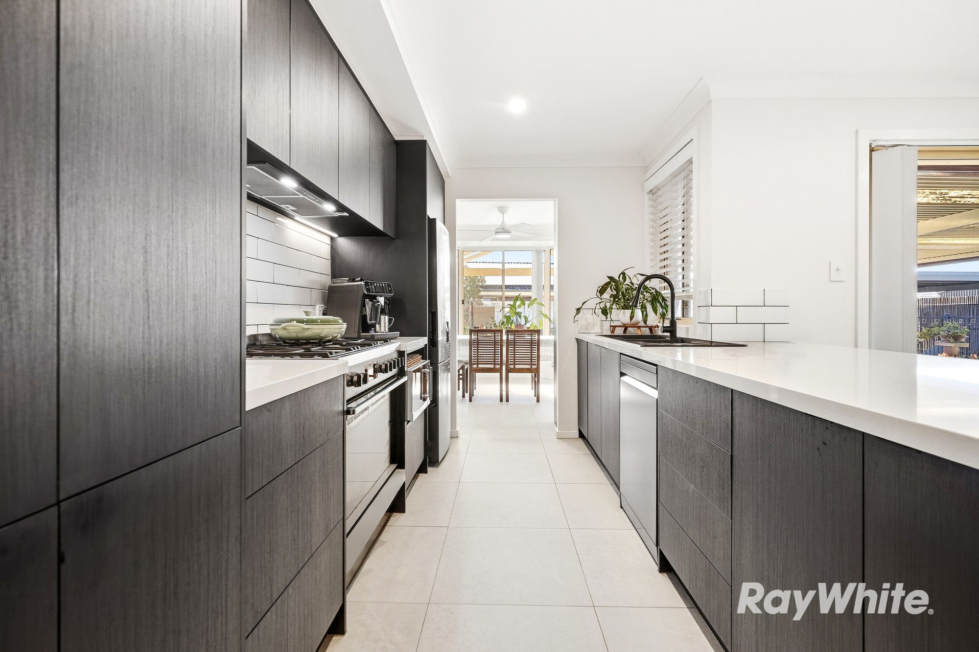 16 Fantail Crescent — photo 3 of 30