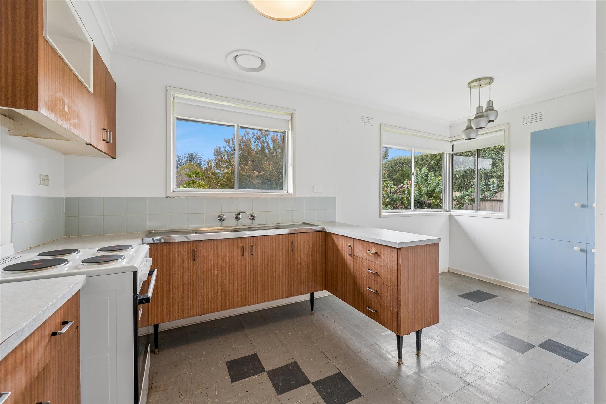 43 King Parade — photo 4 of 6