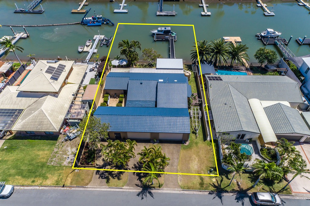 19 Courageous Court, Newport, QLD 4020