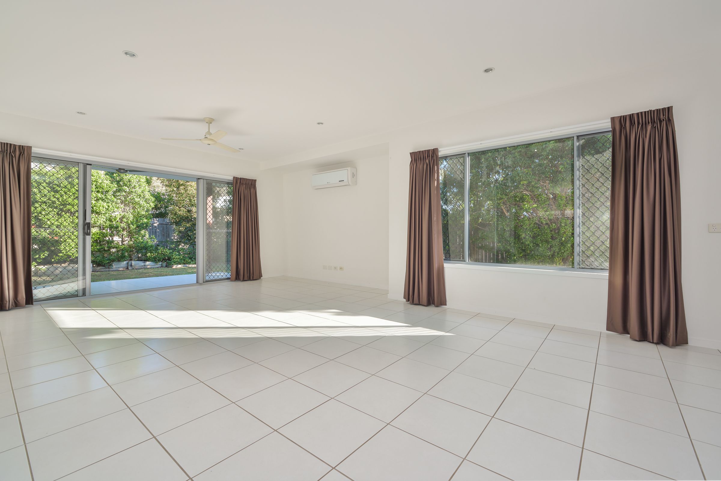 43 Iris Road, Kirkwood, QLD 4680