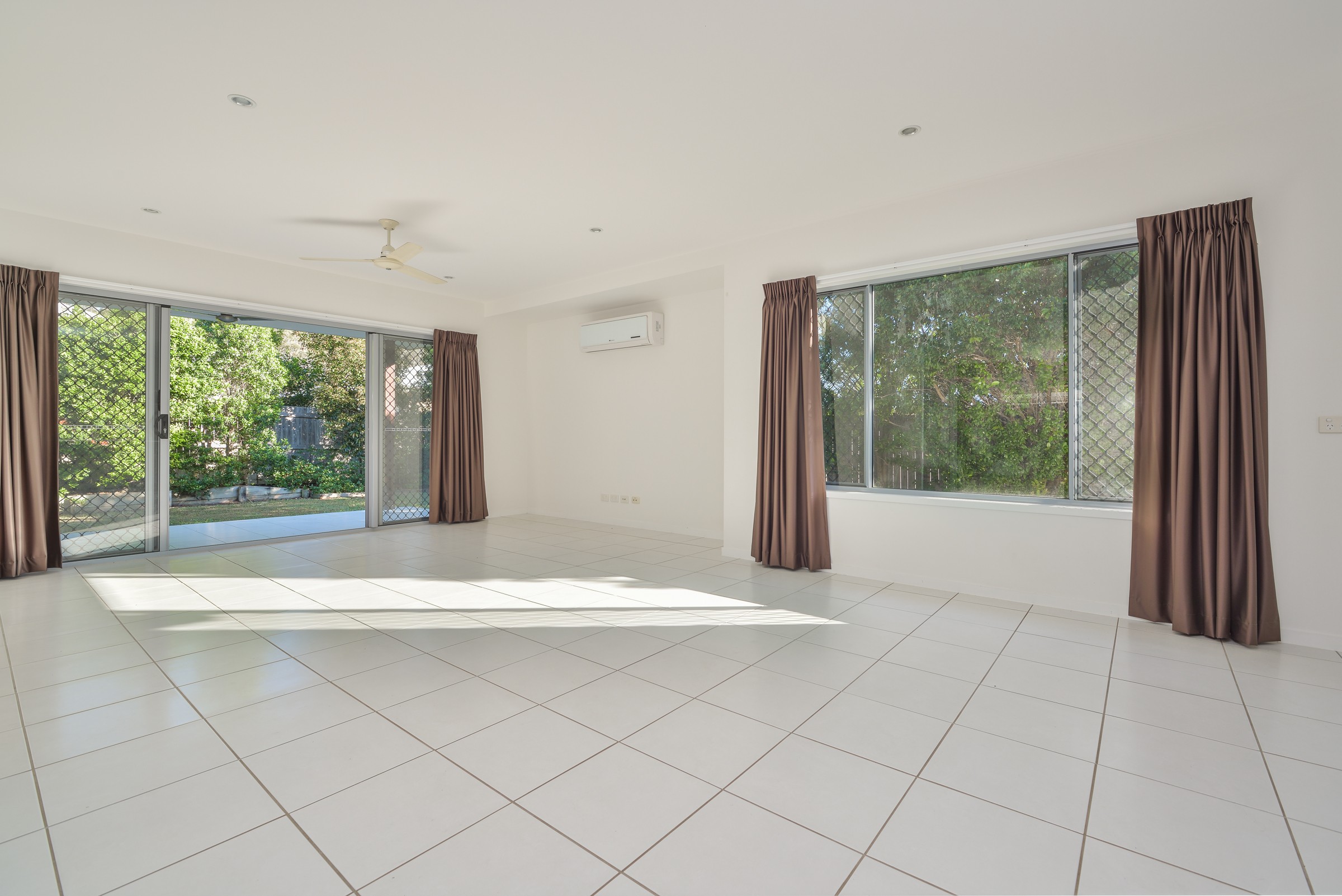 43 Iris Road, Kirkwood, QLD 4680