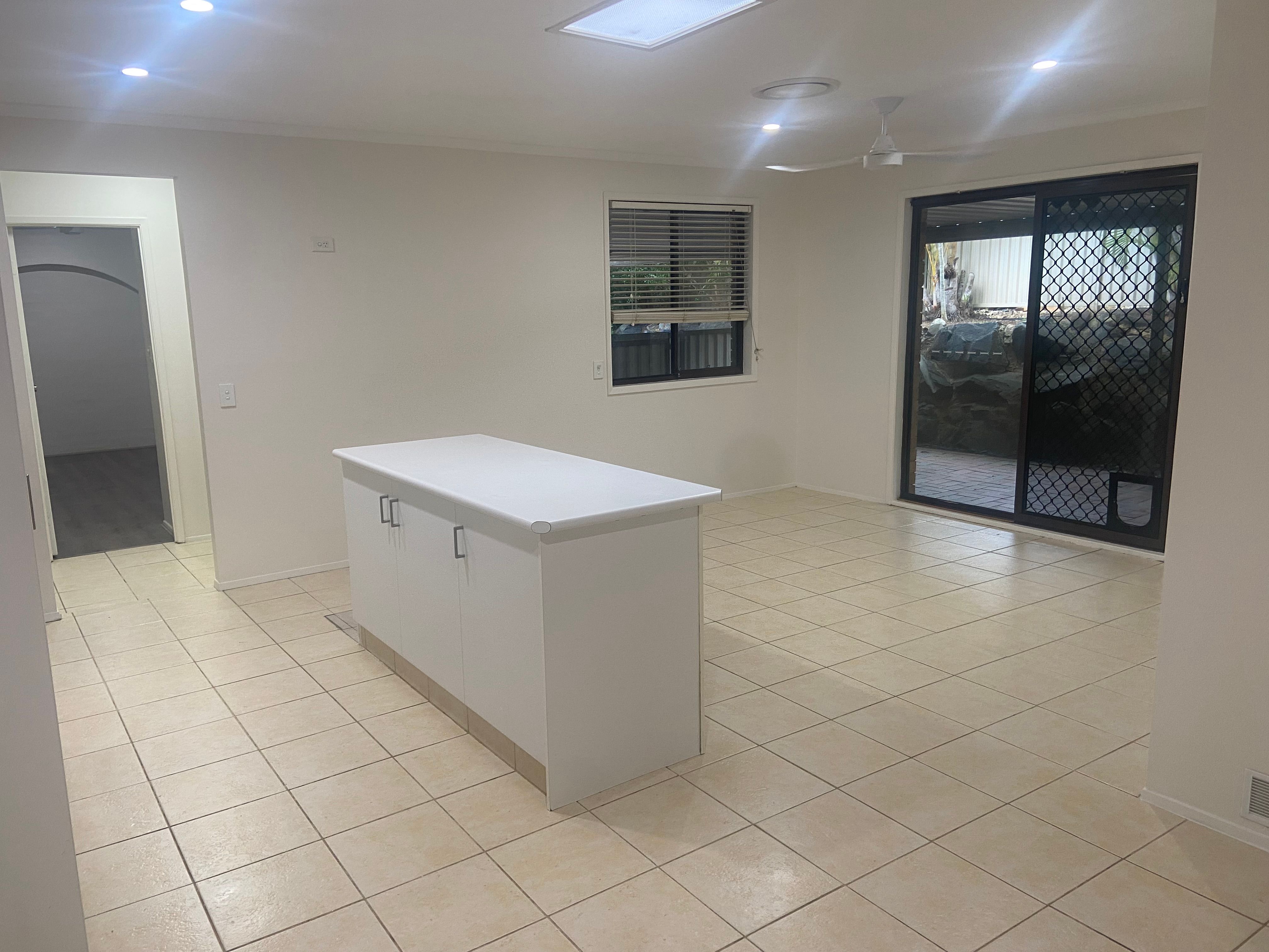 2/216 Olsen Avenue, Arundel, QLD 4214