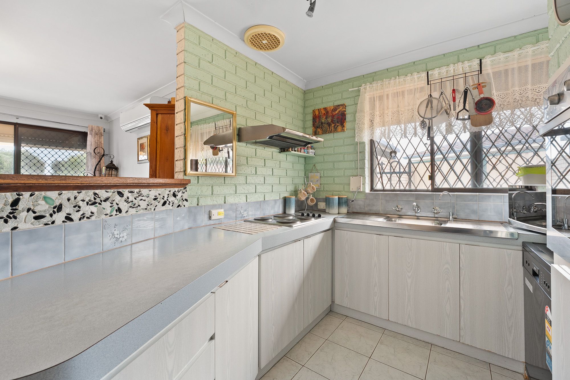 5 Bondi Crescent — photo 13 of 30