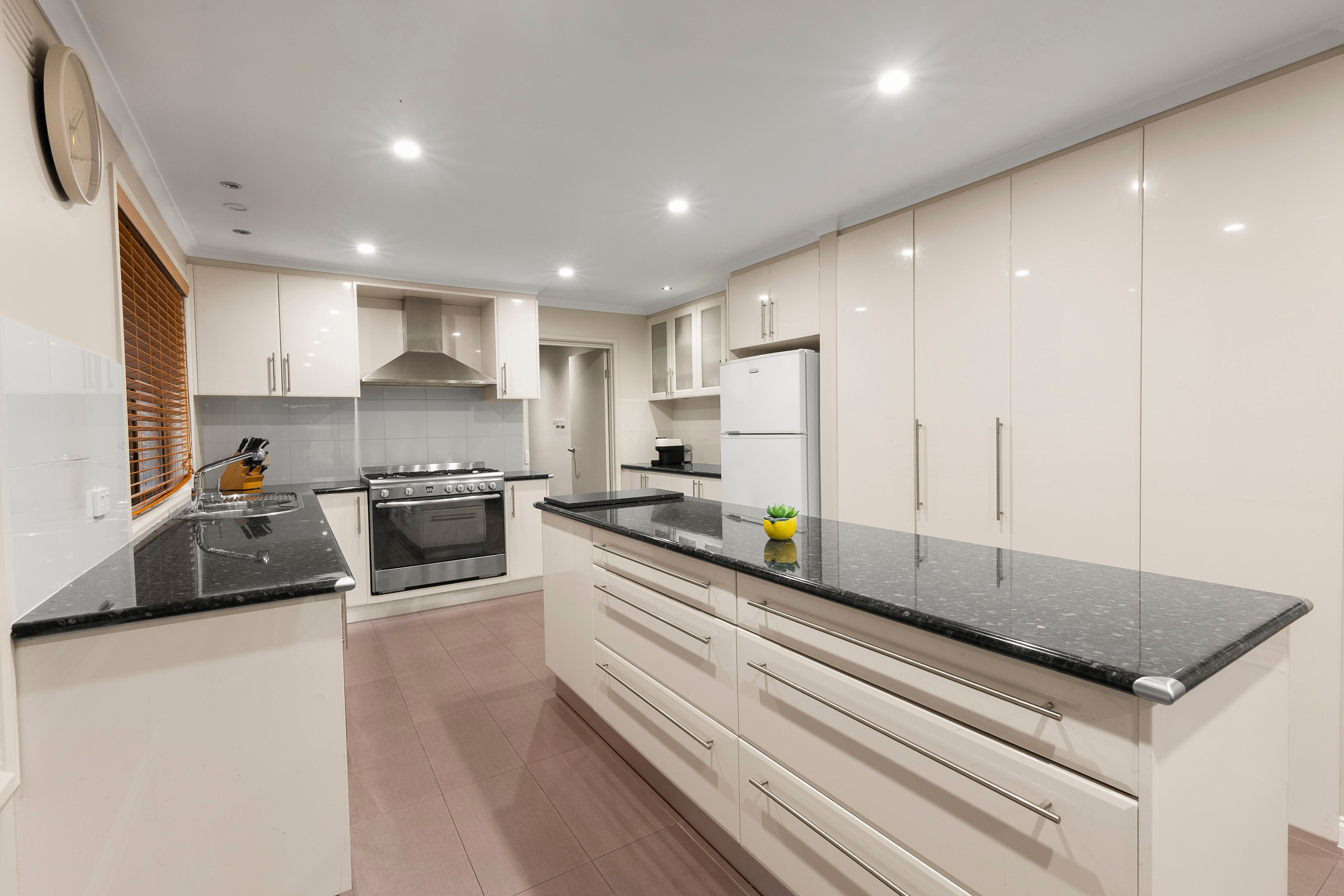 16 Field Street — photo 6 of 21