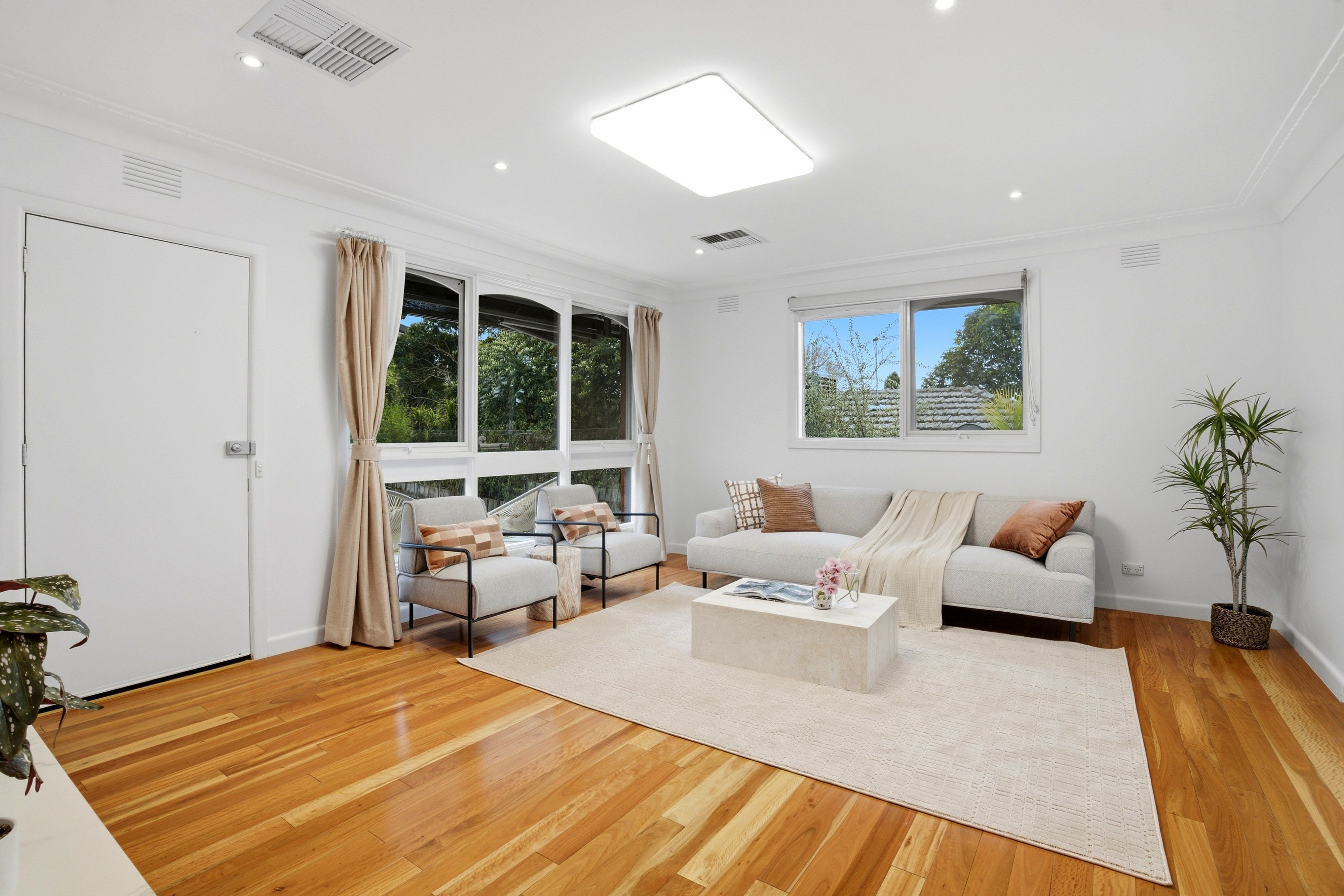 18 Singleton Road — photo 3 of 14