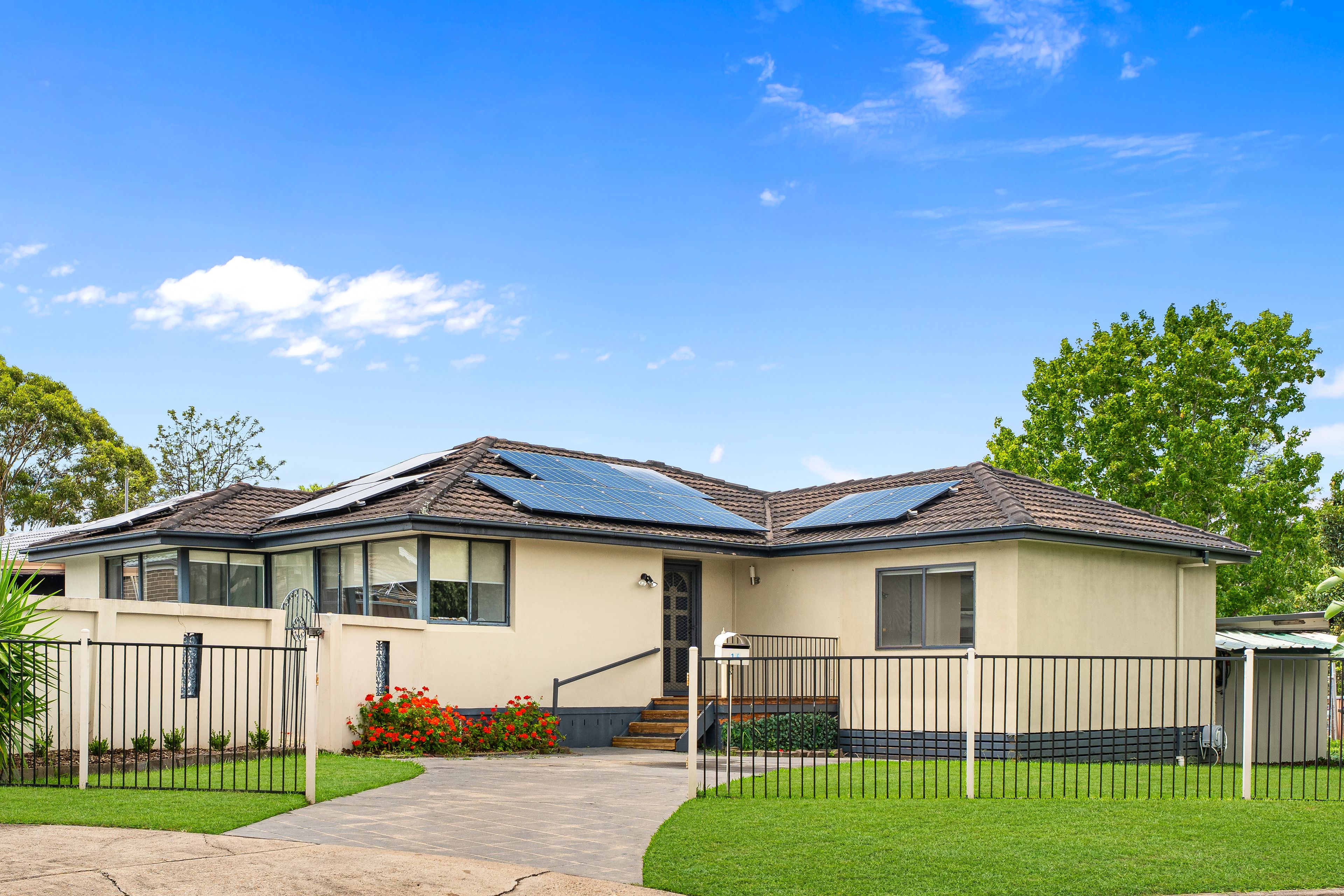 16 Little Street, Cambridge Park, NSW