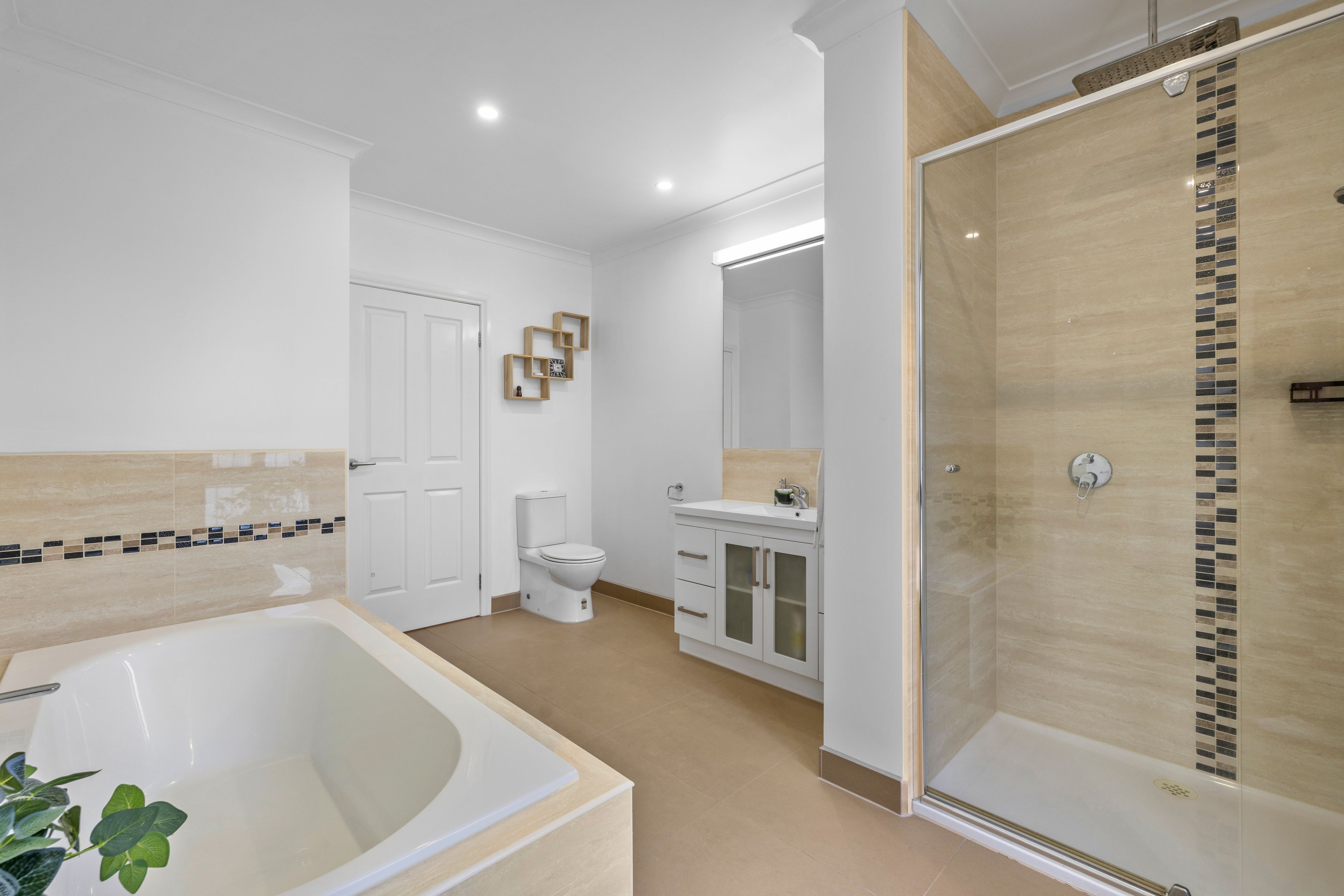 21 Riviera Street — photo 16 of 27