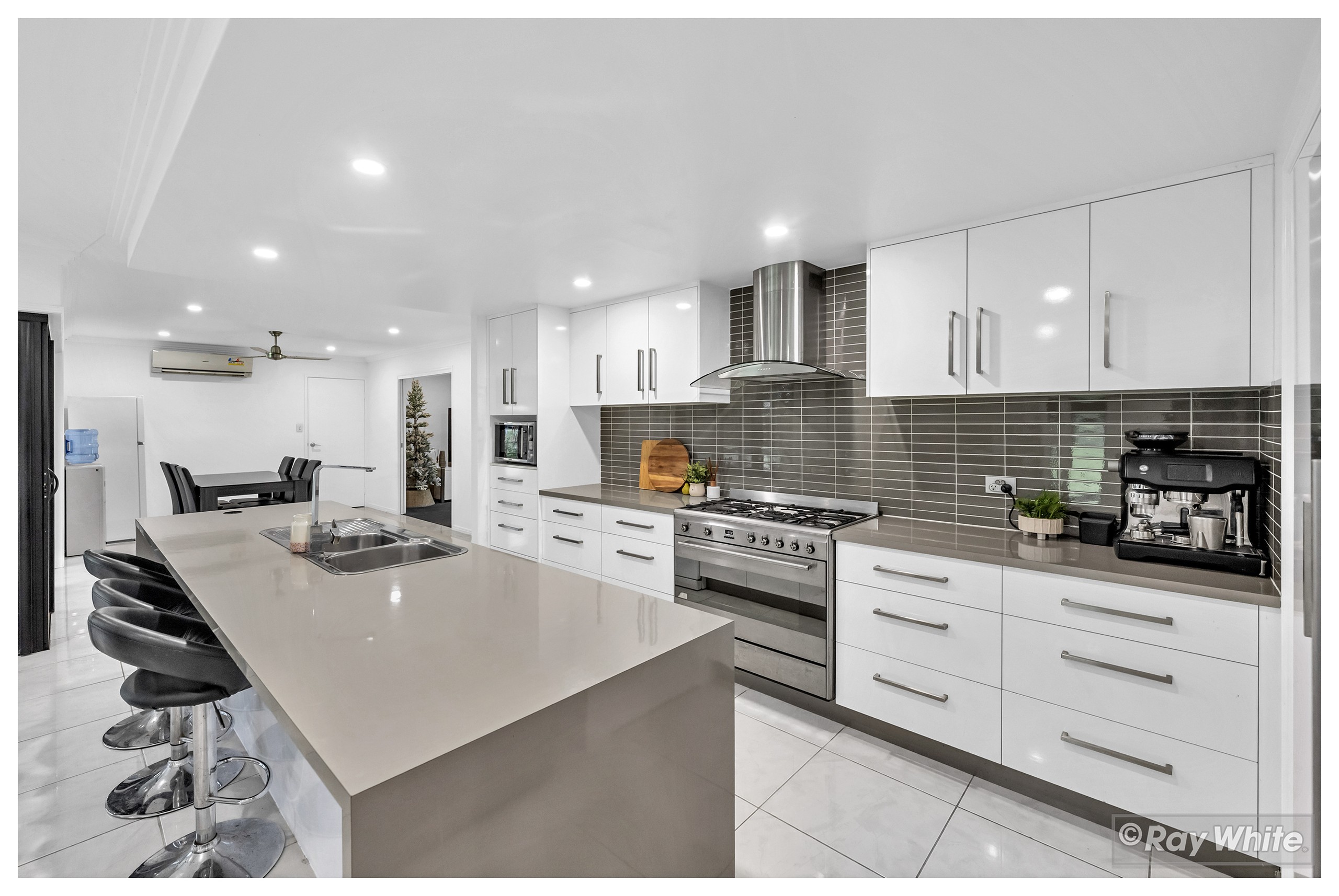 1 Maclyn Avenue, Glenlee, QLD 4711