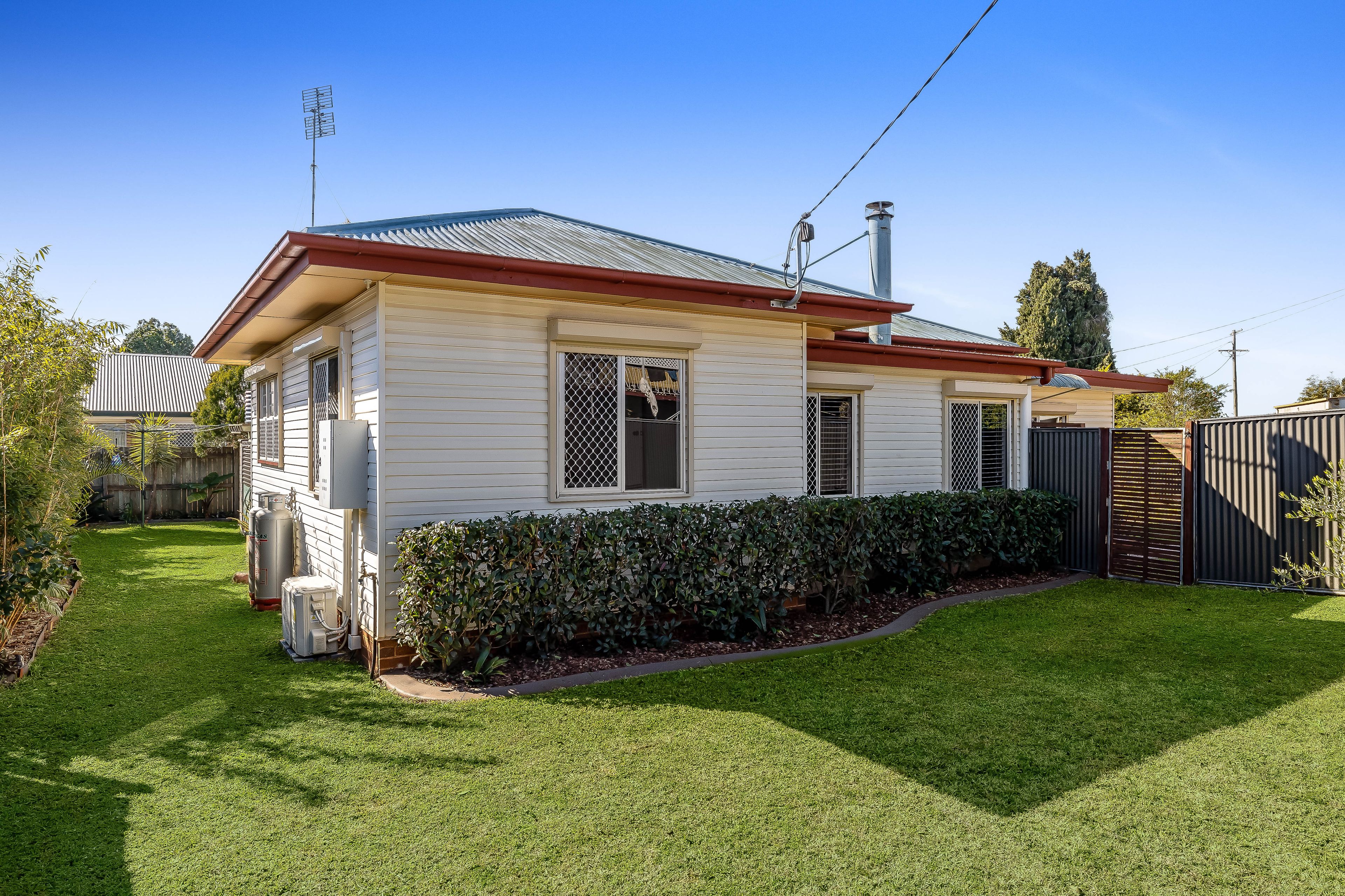 17 Albert Lane, Newtown, QLD 4350