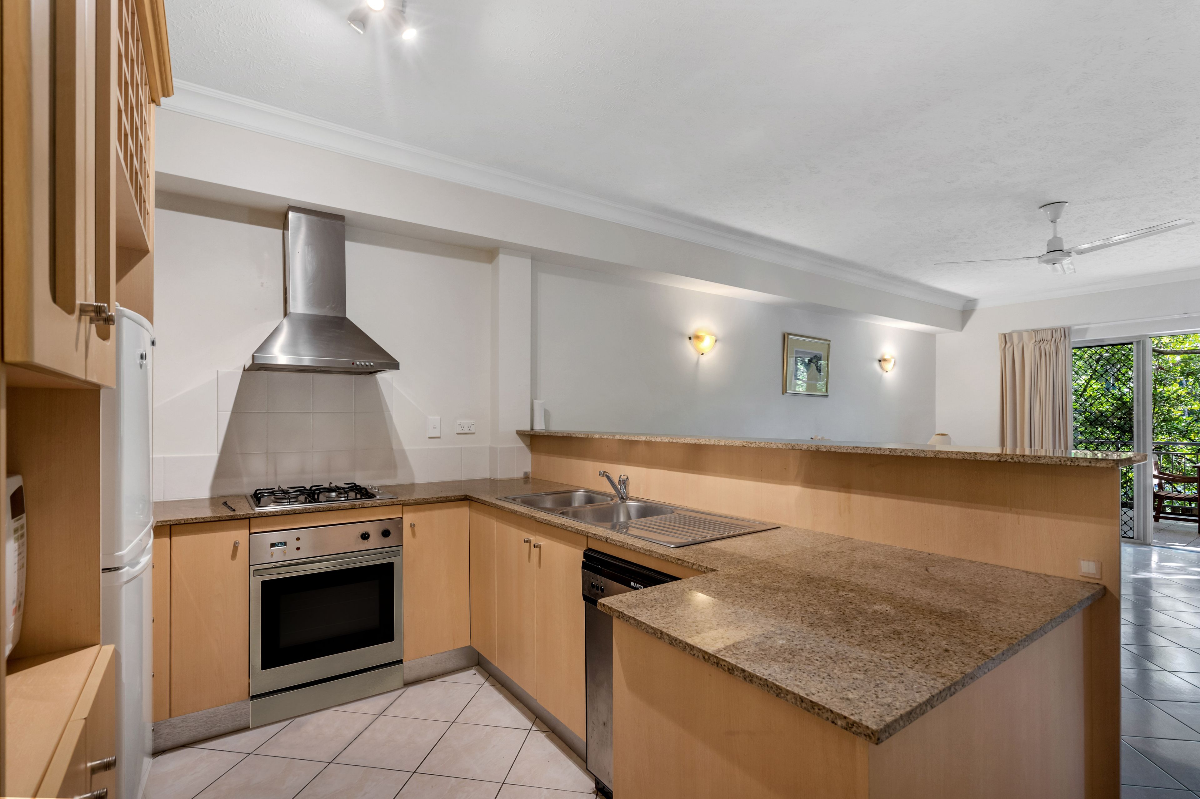 1406/2 Greenslopes Street, Cairns North, QLD 4870