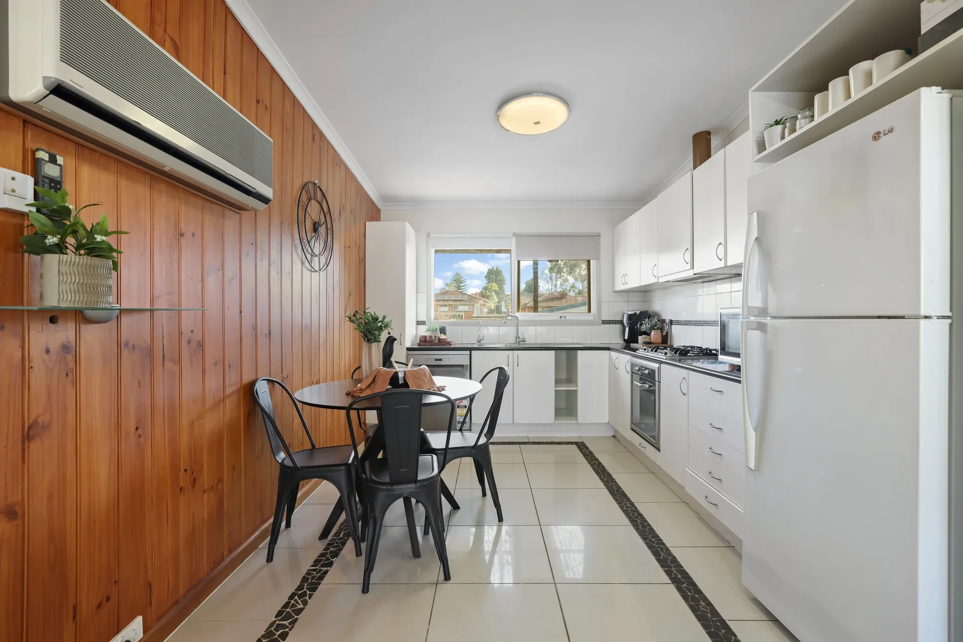 48 Loretto Avenue — photo 6 of 10
