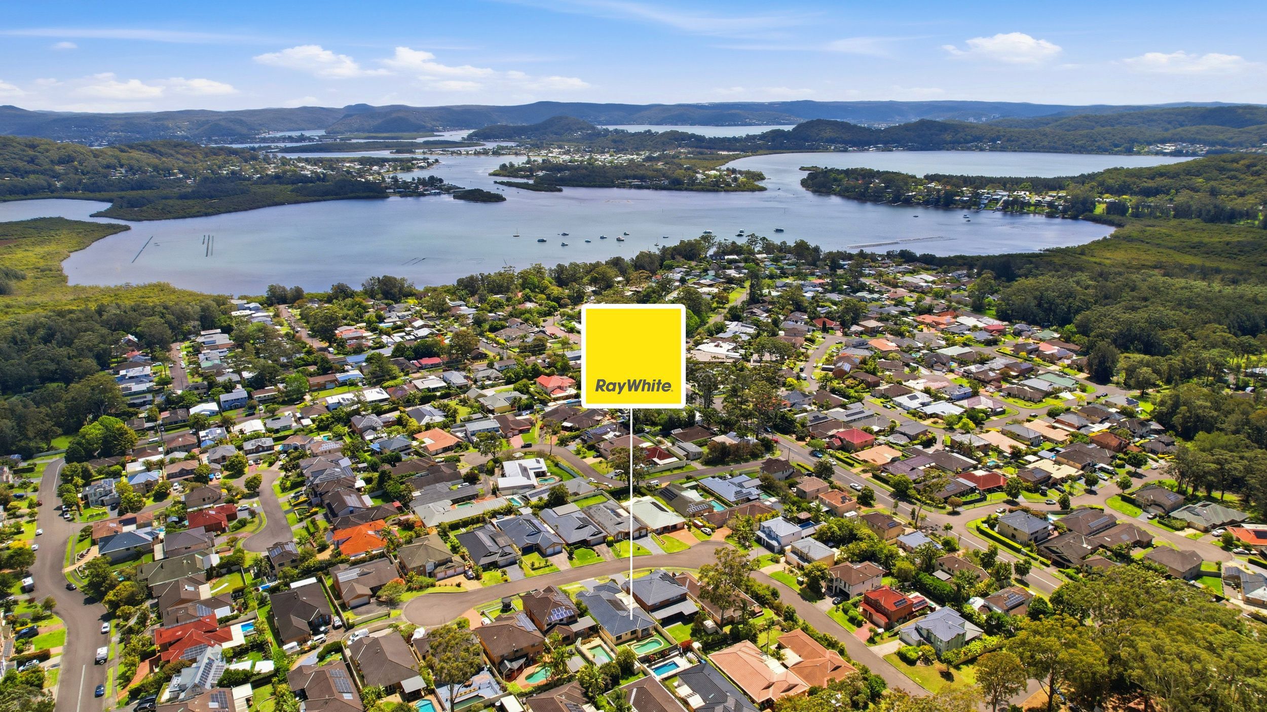 7 Armstrong Close — photo 17 of 18