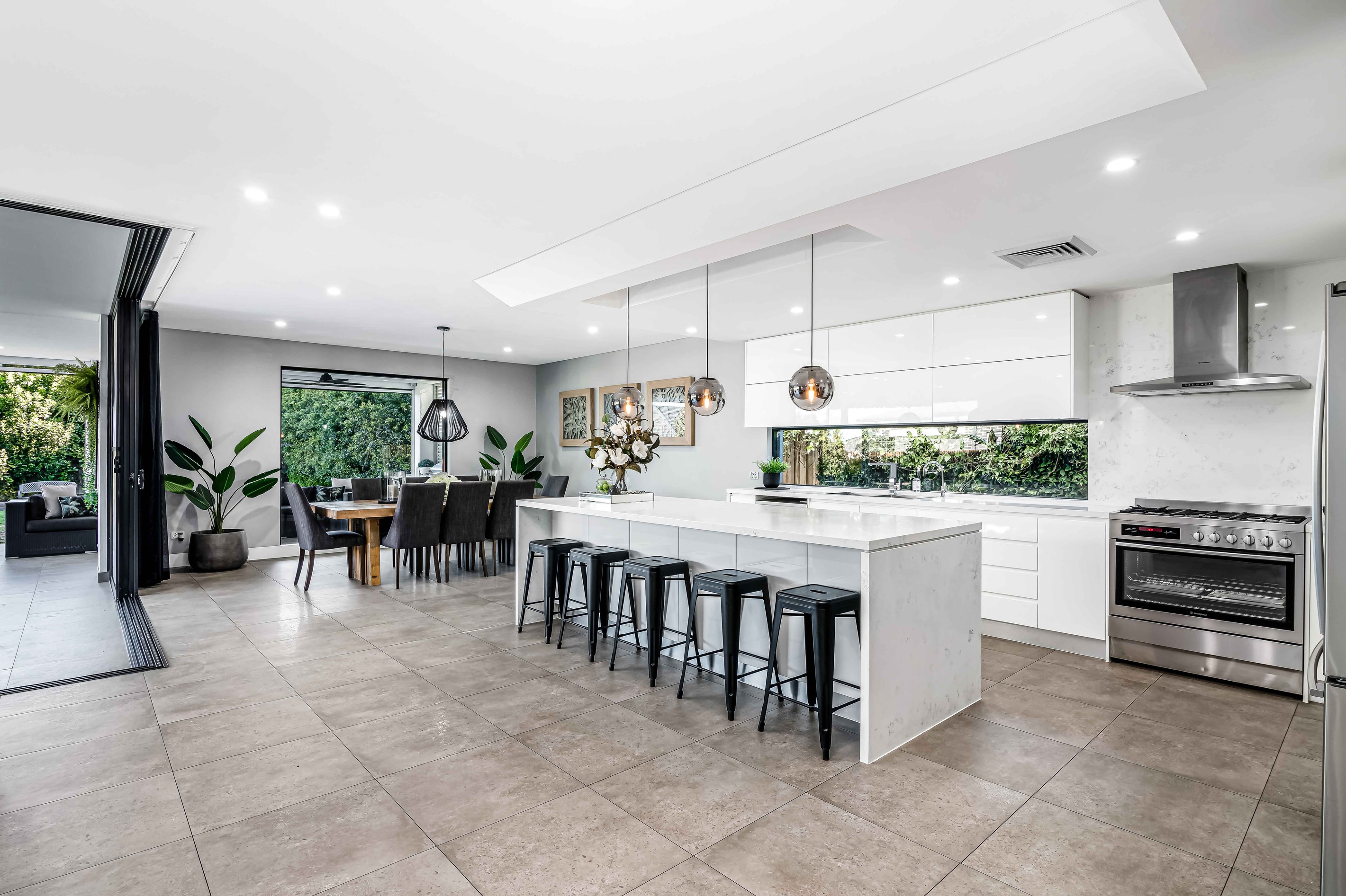 5 Settler Court, Carnes Hill, NSW 2171