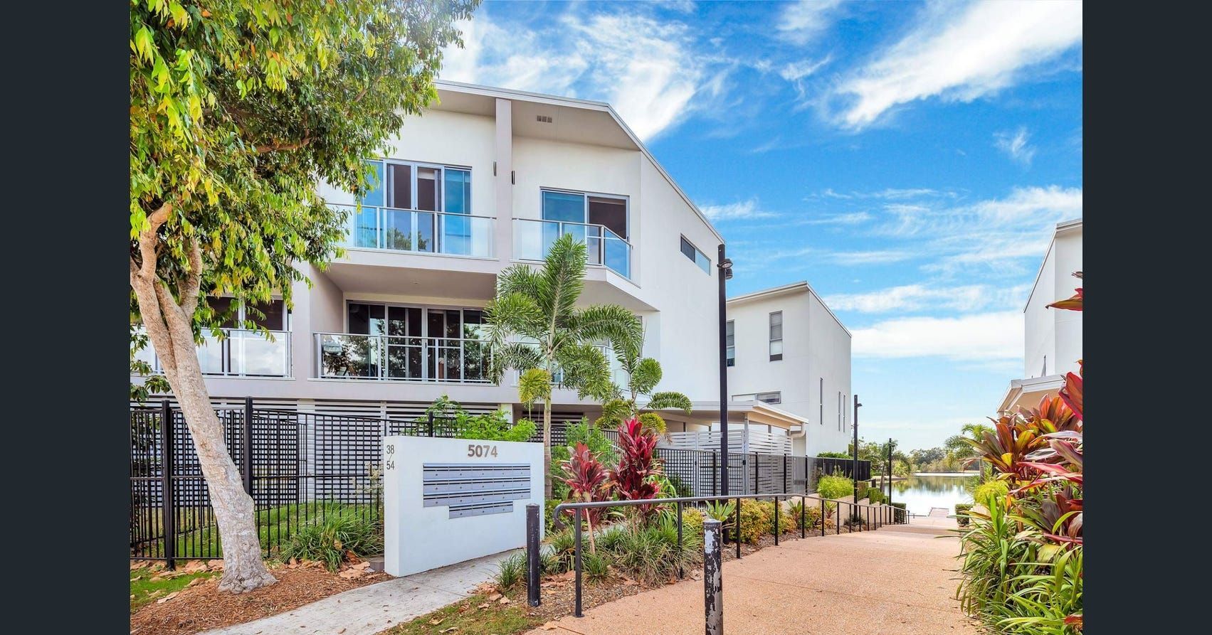 38/5074 Emerald Island Drive, Carrara, QLD 4211