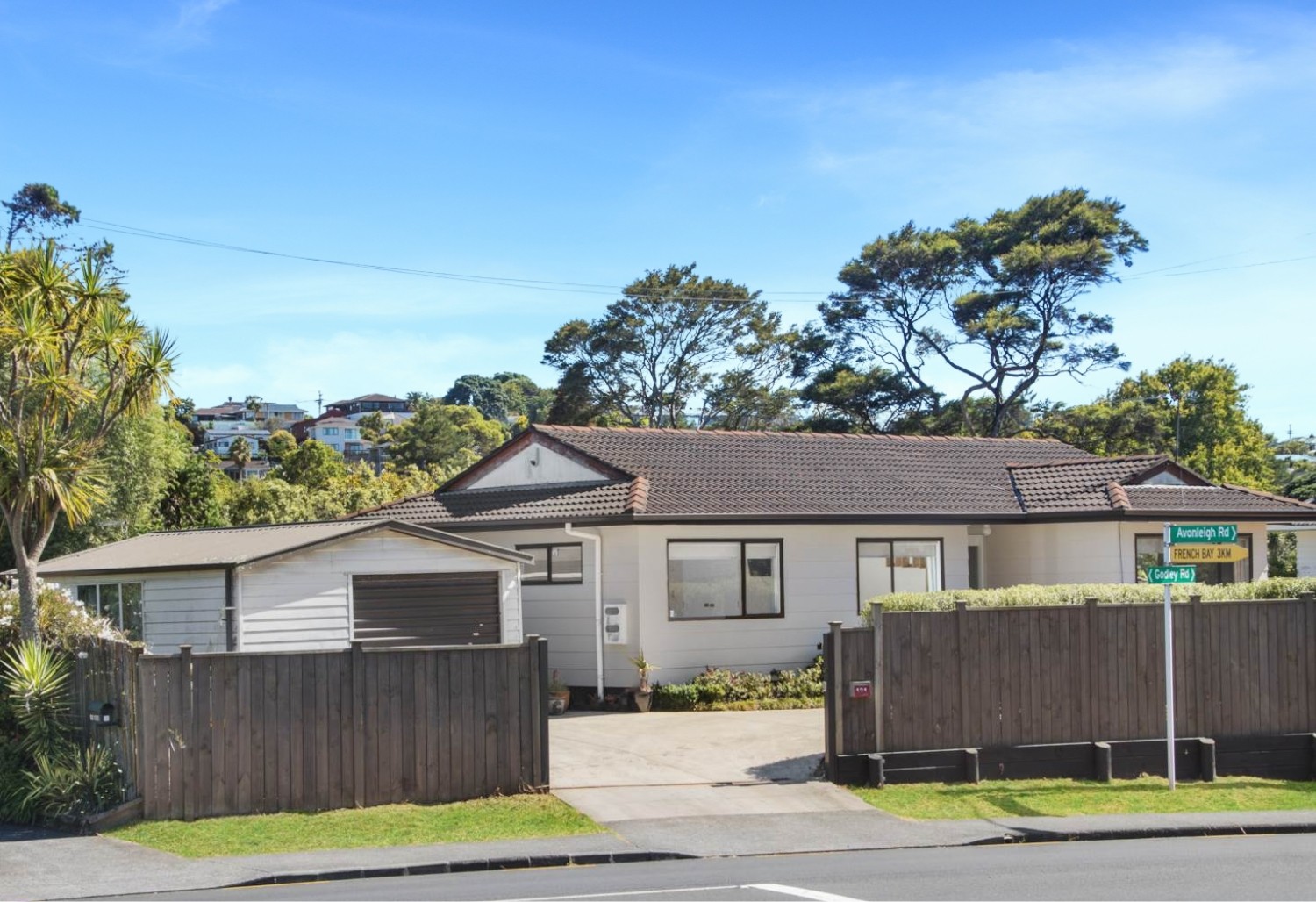 121 Godley Road, Green Bay, Waitakere City