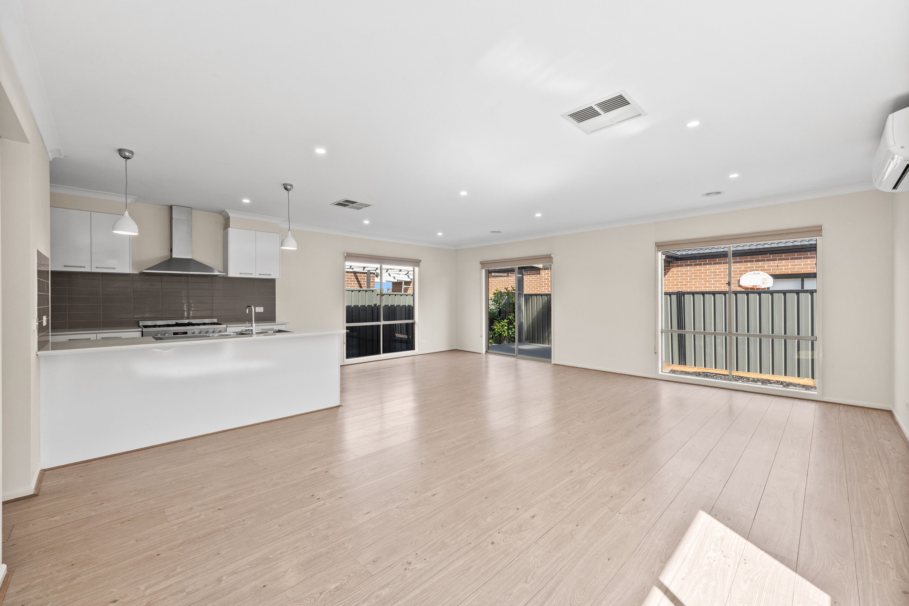 24 Monvida Street — photo 5 of 12