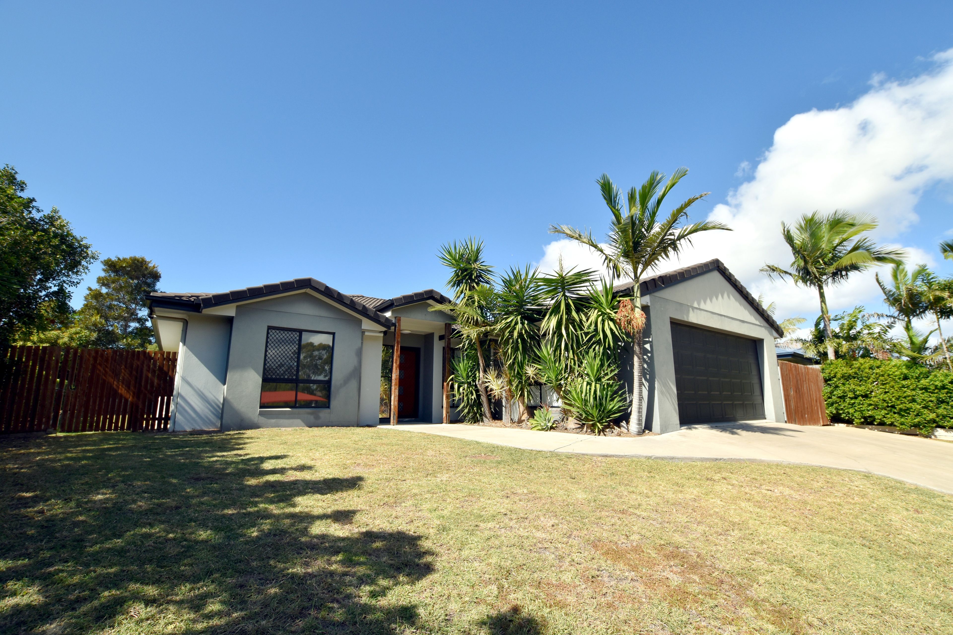 25 Dean Street, Glen Eden, QLD 4680