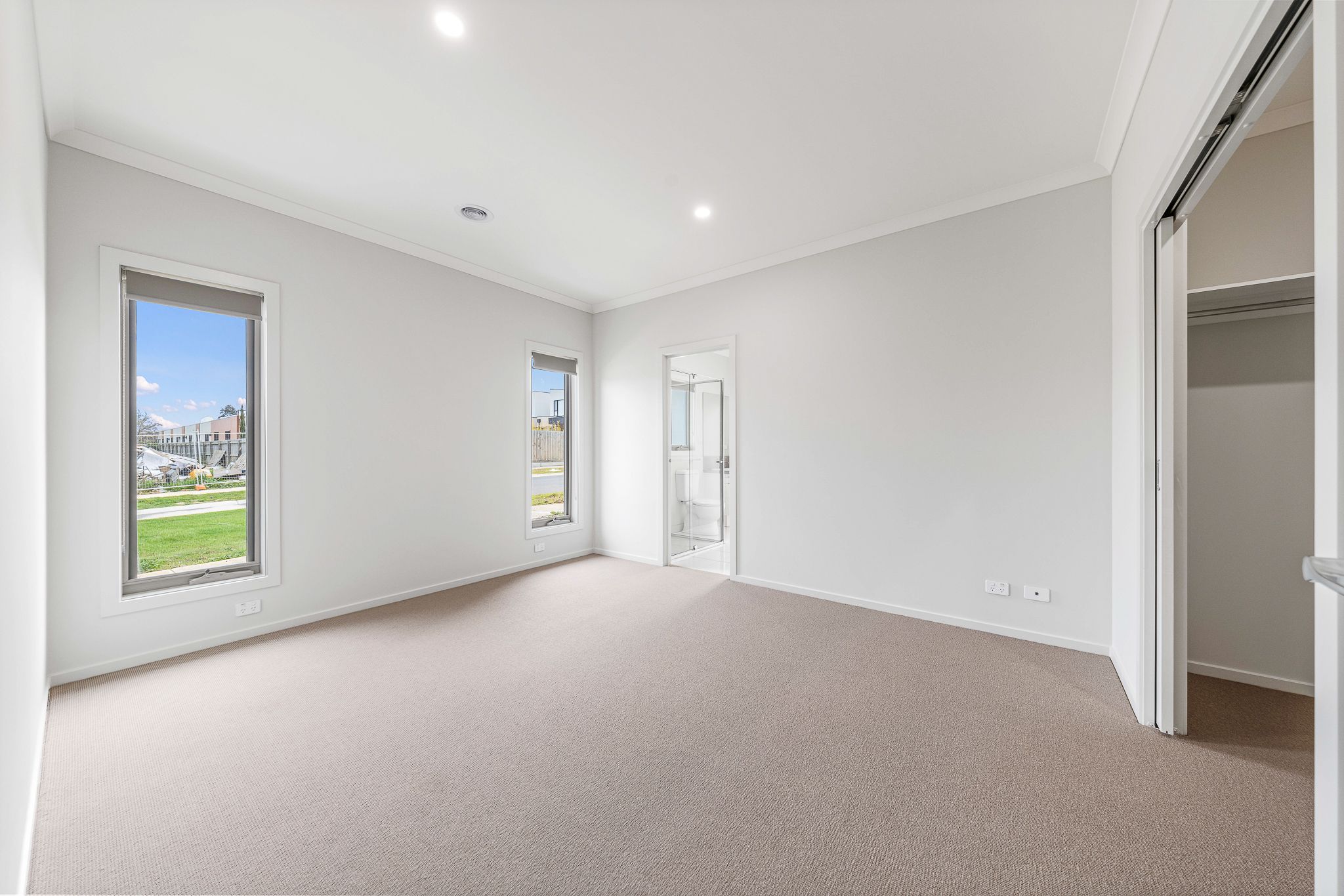 22 Everfair Crescent — photo 5 of 13