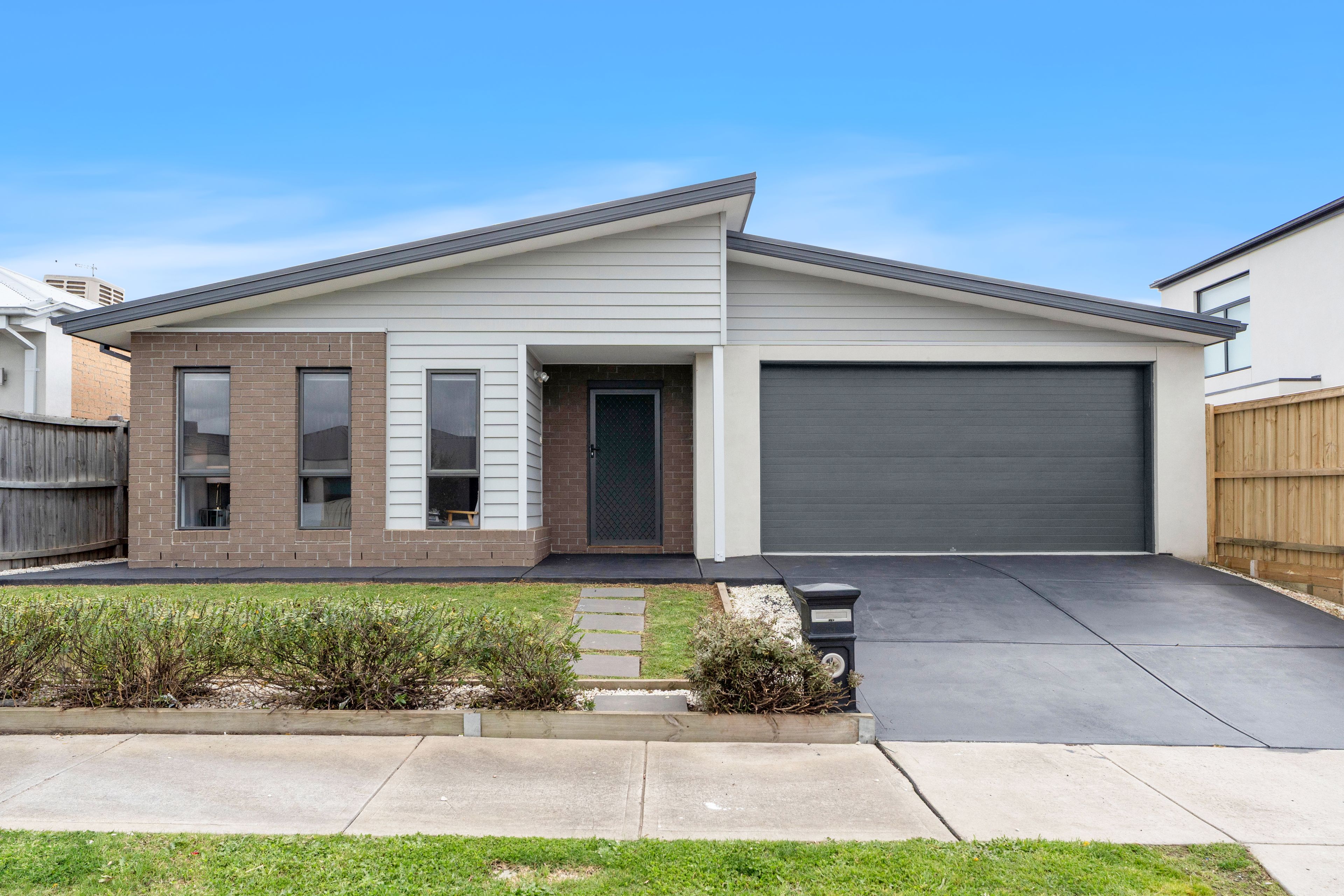 5 Sturt Way — photo from Ray White Craigieburn