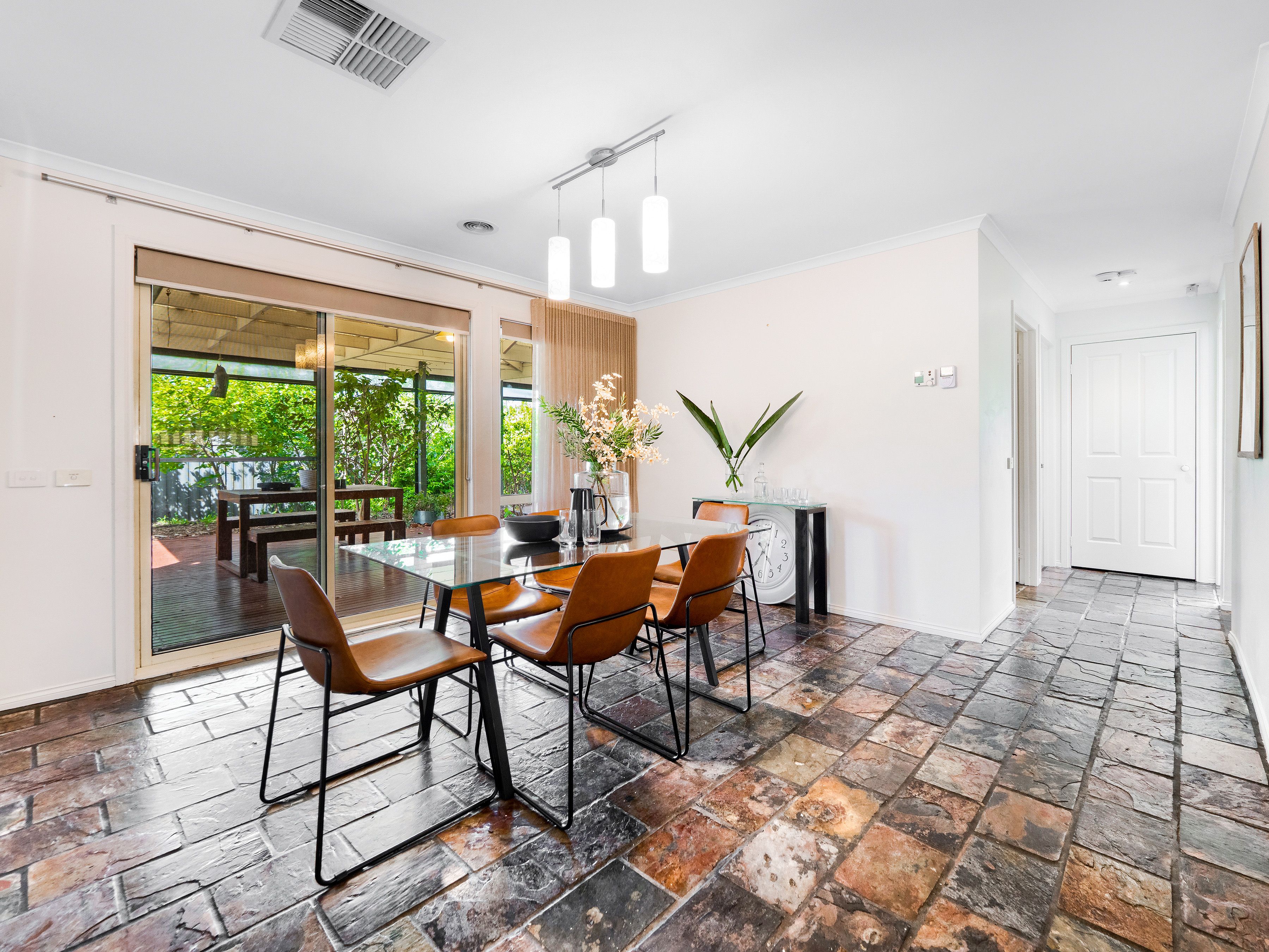6 Gatwick Court — photo 5 of 29